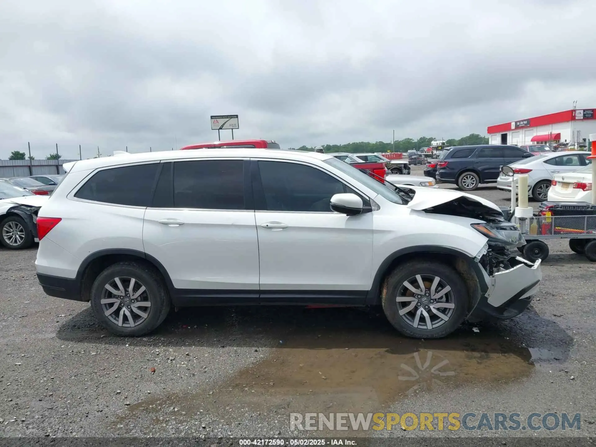 14 Photograph of a damaged car 5FNYF6H57LB067852 HONDA PILOT 2020
