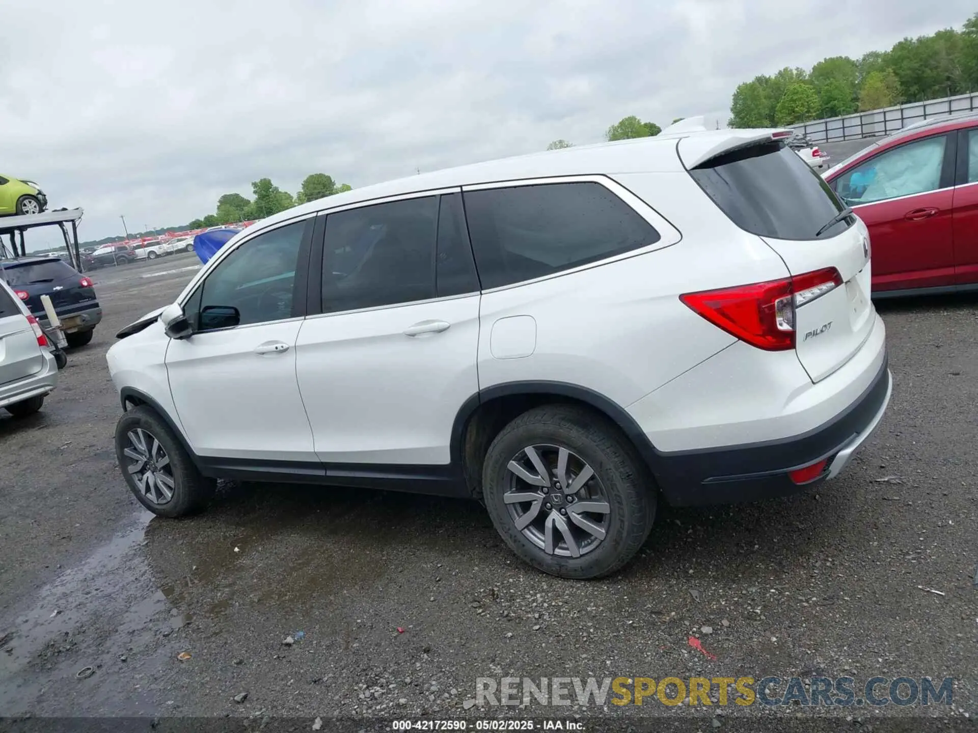 15 Photograph of a damaged car 5FNYF6H57LB067852 HONDA PILOT 2020
