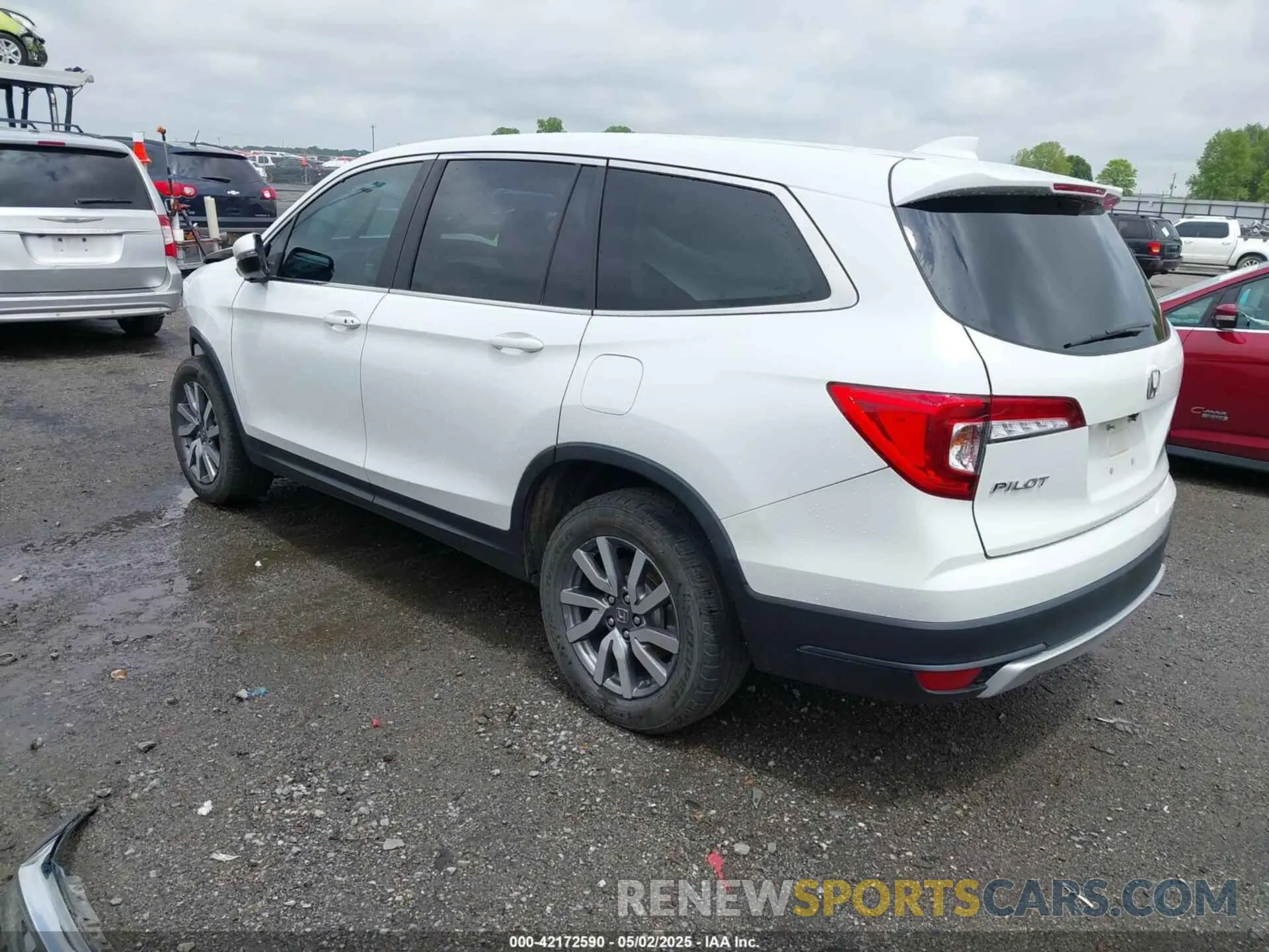 3 Photograph of a damaged car 5FNYF6H57LB067852 HONDA PILOT 2020