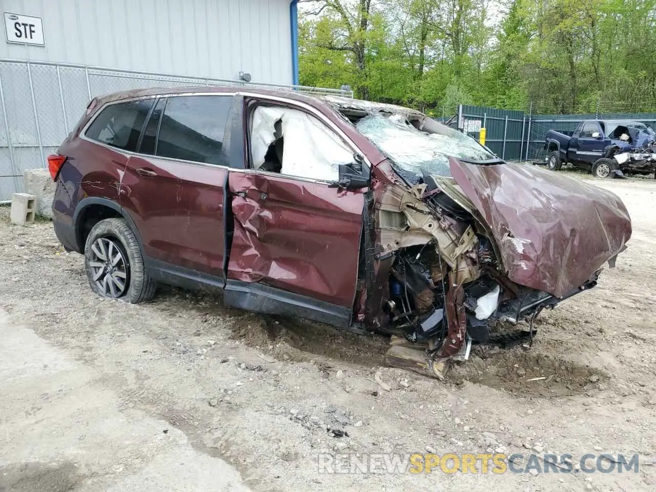 4 Photograph of a damaged car 5FNYF6H58LB019406 HONDA PILOT 2020
