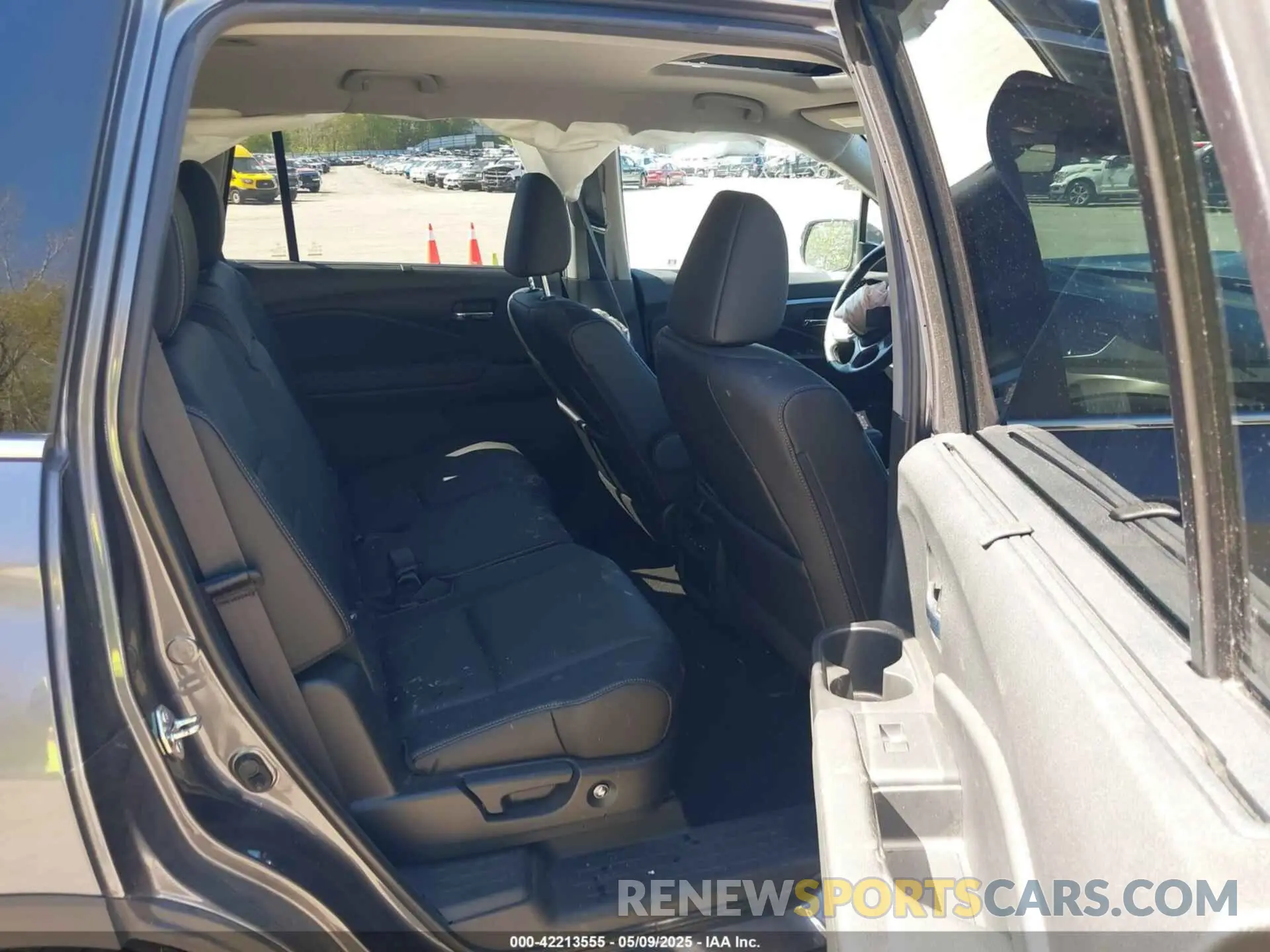 8 Фотография поврежденного автомобиля 5FNYF6H58LB049652 HONDA PILOT 2020