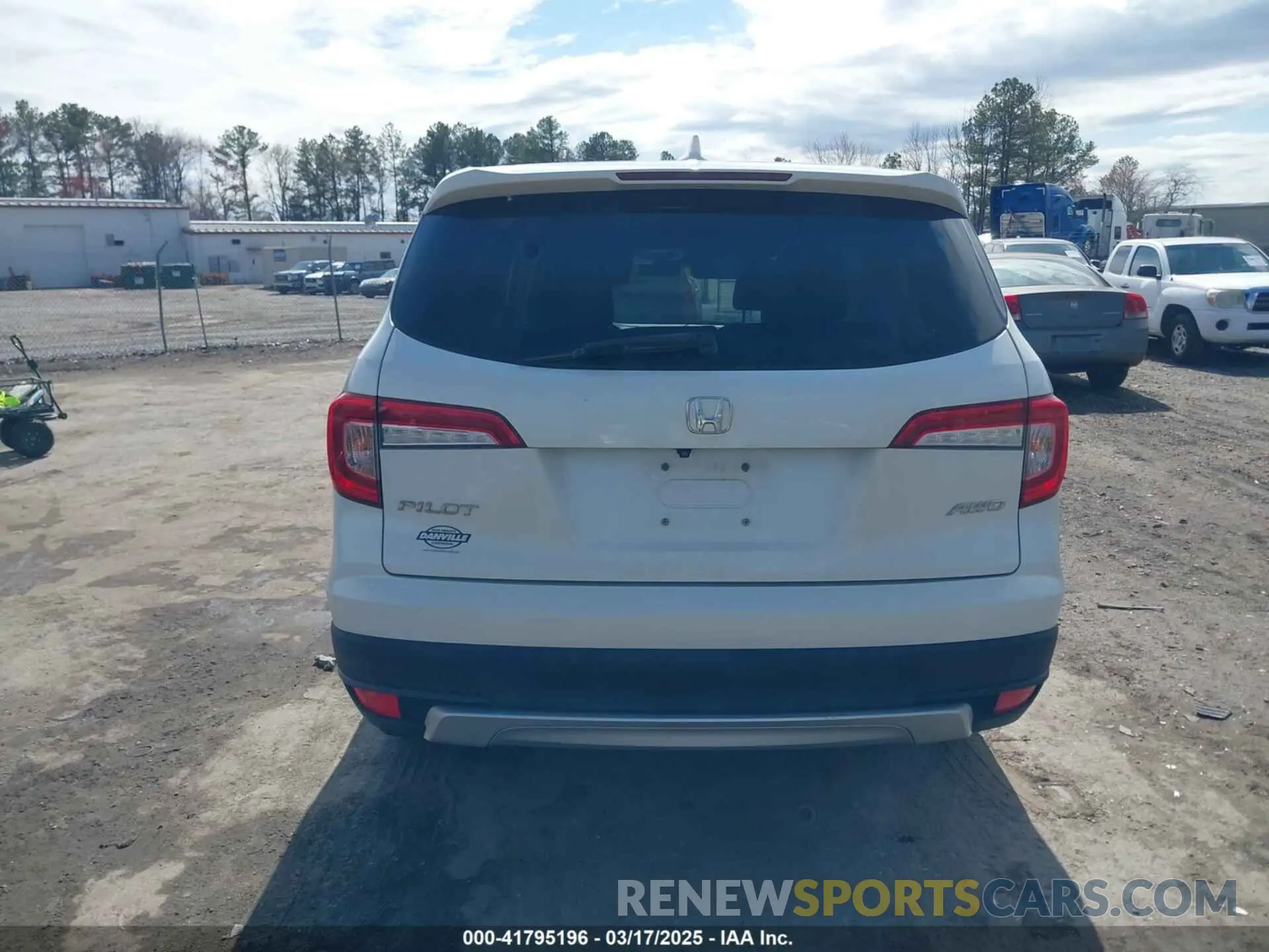16 Фотография поврежденного автомобиля 5FNYF6H59LB068310 HONDA PILOT 2020