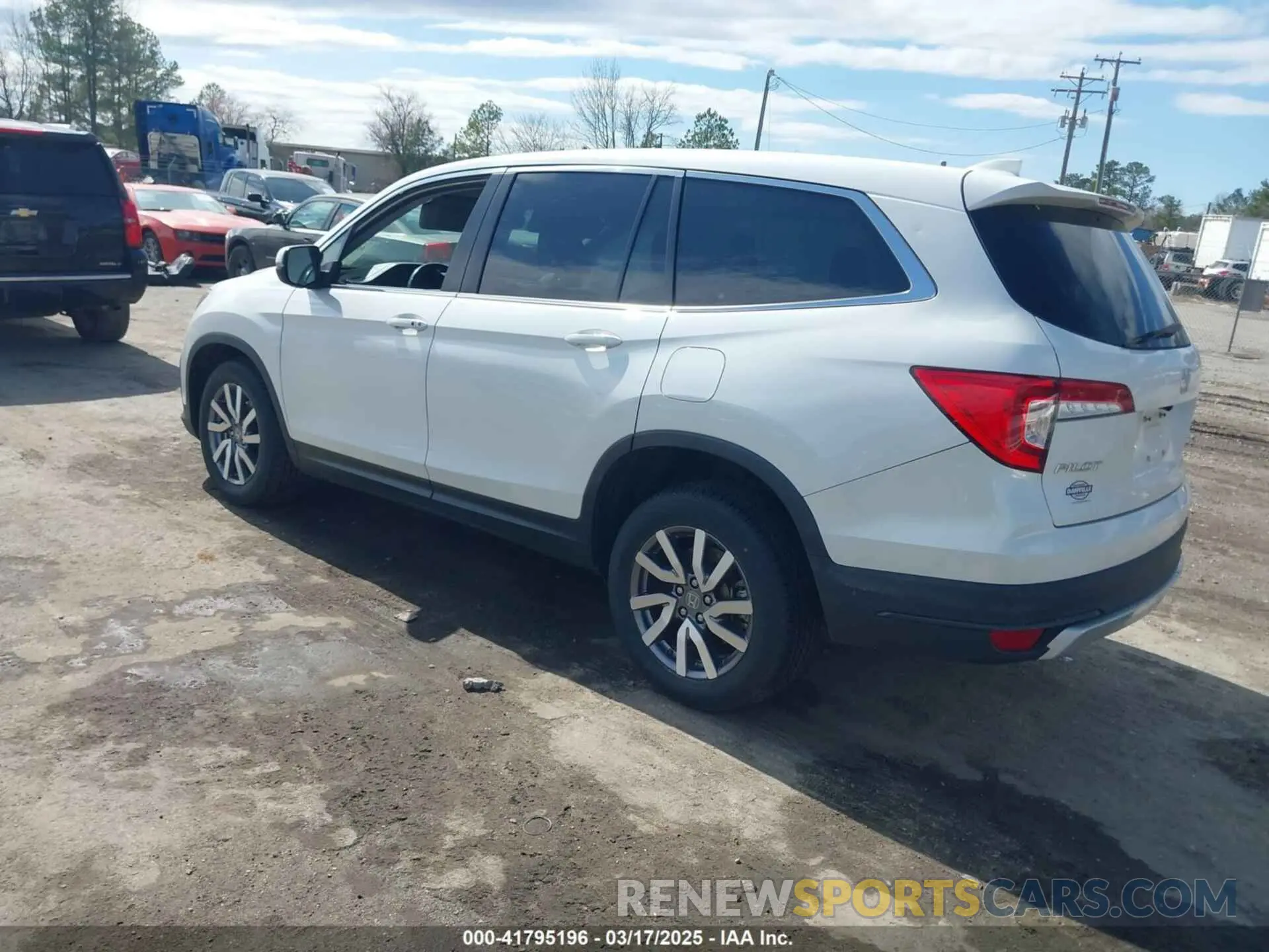 3 Фотография поврежденного автомобиля 5FNYF6H59LB068310 HONDA PILOT 2020