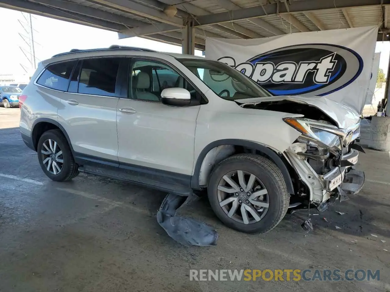 4 Photograph of a damaged car 5FNYF6H5XLB030245 HONDA PILOT 2020