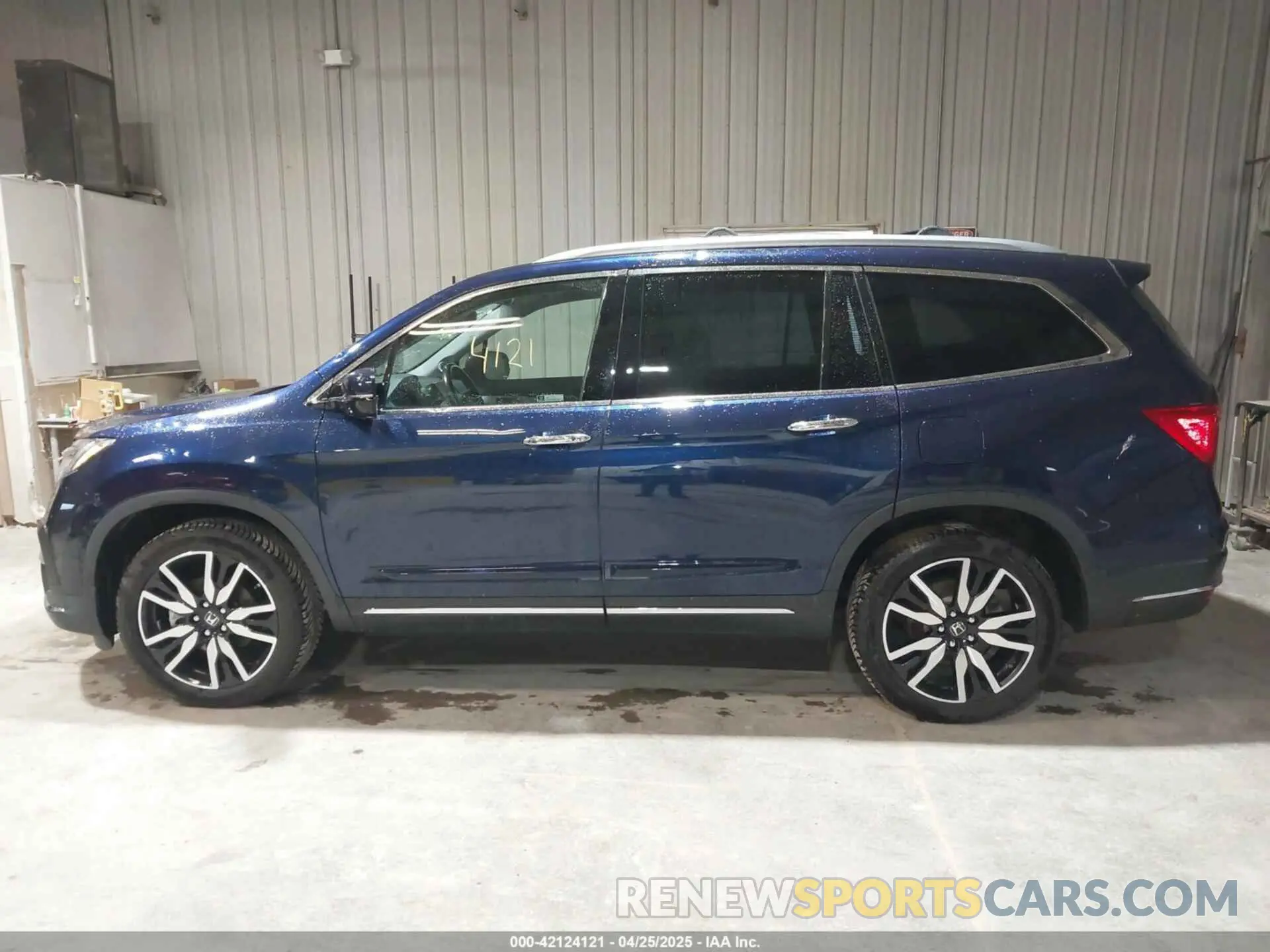15 Photograph of a damaged car 5FNYF6H65LB019355 HONDA PILOT 2020