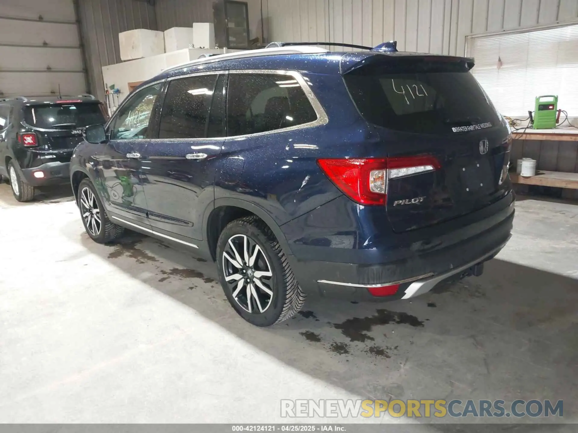 3 Photograph of a damaged car 5FNYF6H65LB019355 HONDA PILOT 2020