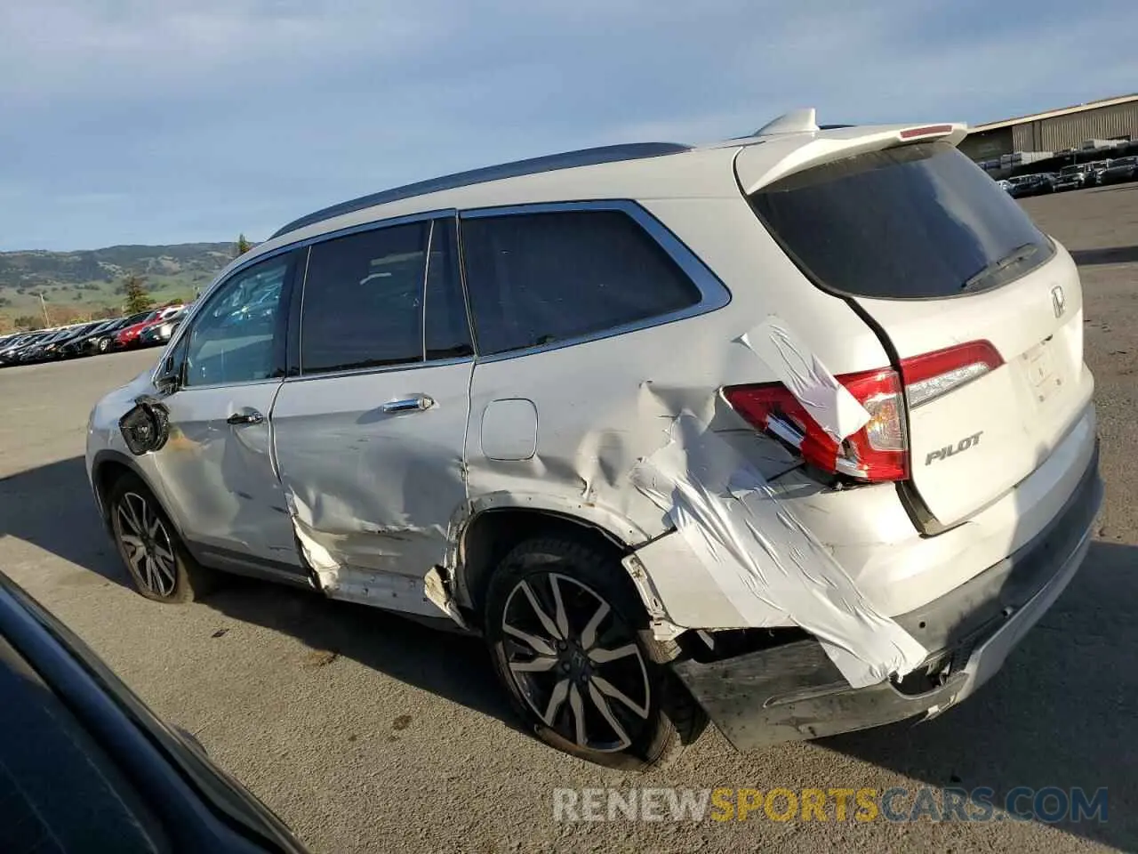 2 Photograph of a damaged car 5FNYF6H68LB002405 HONDA PILOT 2020