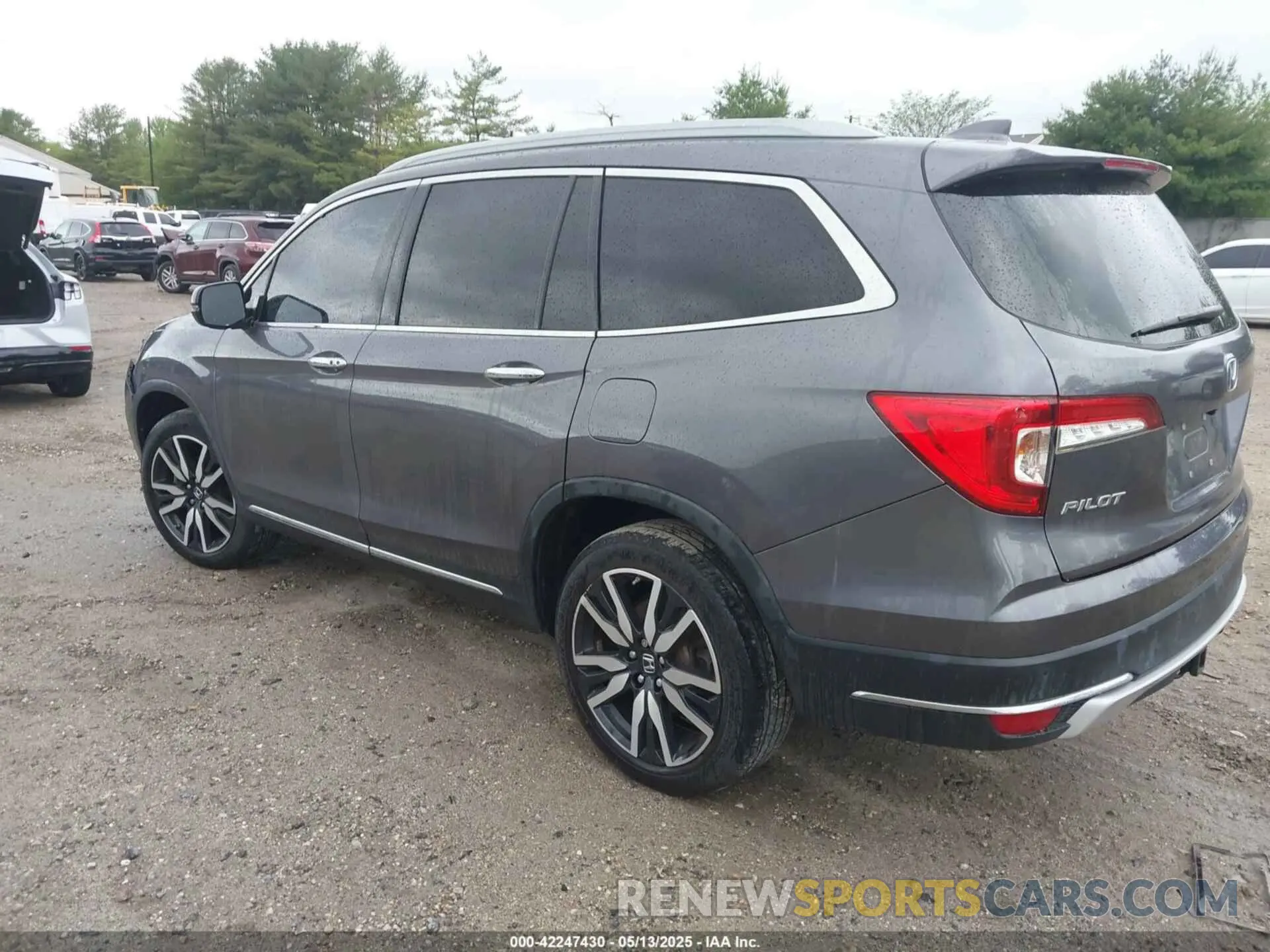 3 Photograph of a damaged car 5FNYF6H91LB066957 HONDA PILOT 2020