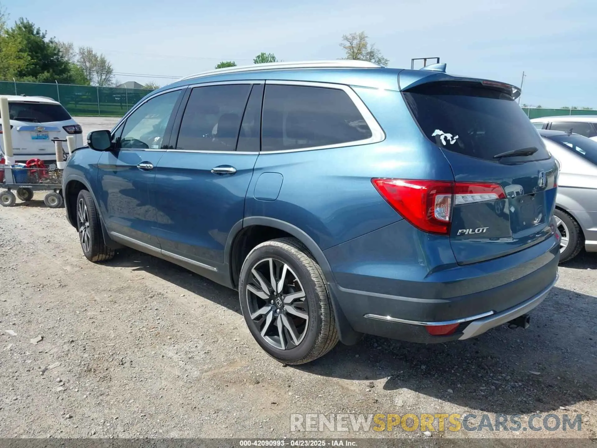 3 Photograph of a damaged car 5FNYF6H93LB034009 HONDA PILOT 2020