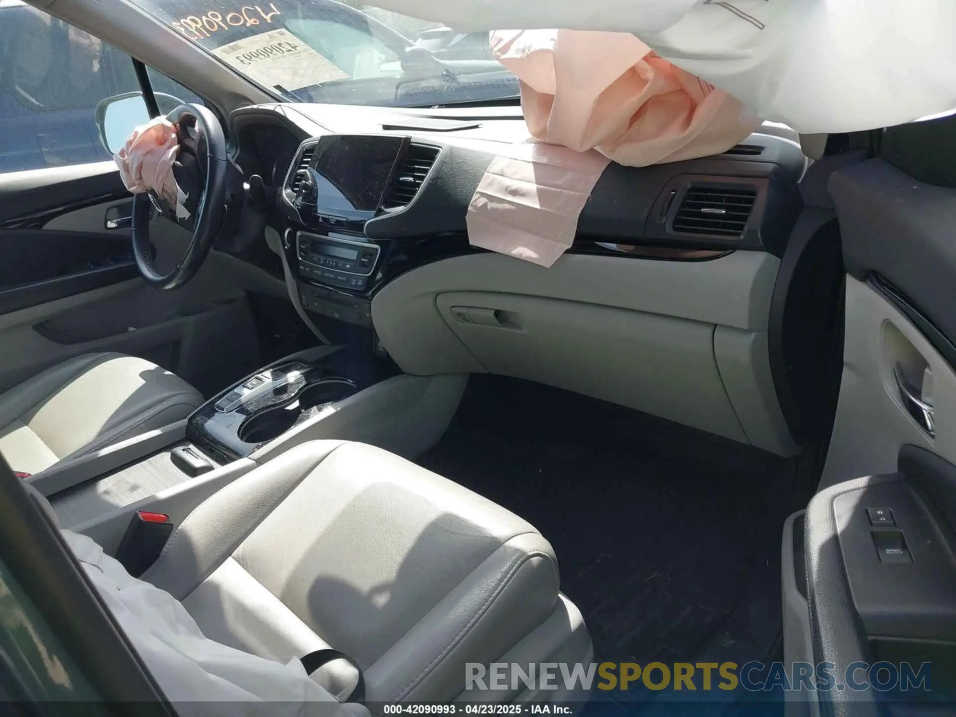 5 Photograph of a damaged car 5FNYF6H93LB034009 HONDA PILOT 2020
