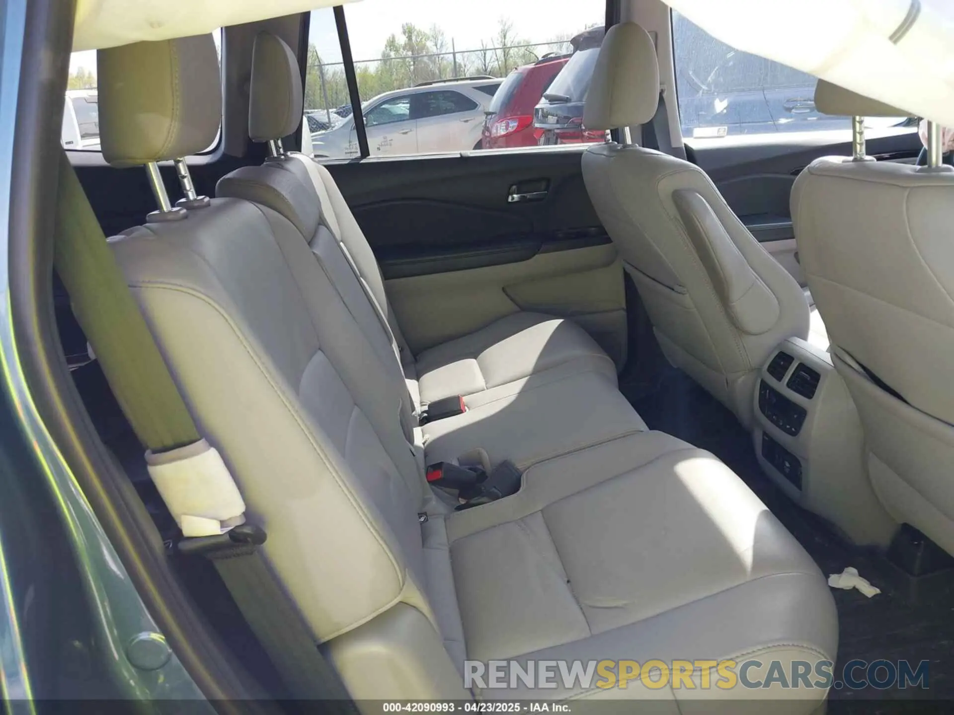 8 Photograph of a damaged car 5FNYF6H93LB034009 HONDA PILOT 2020