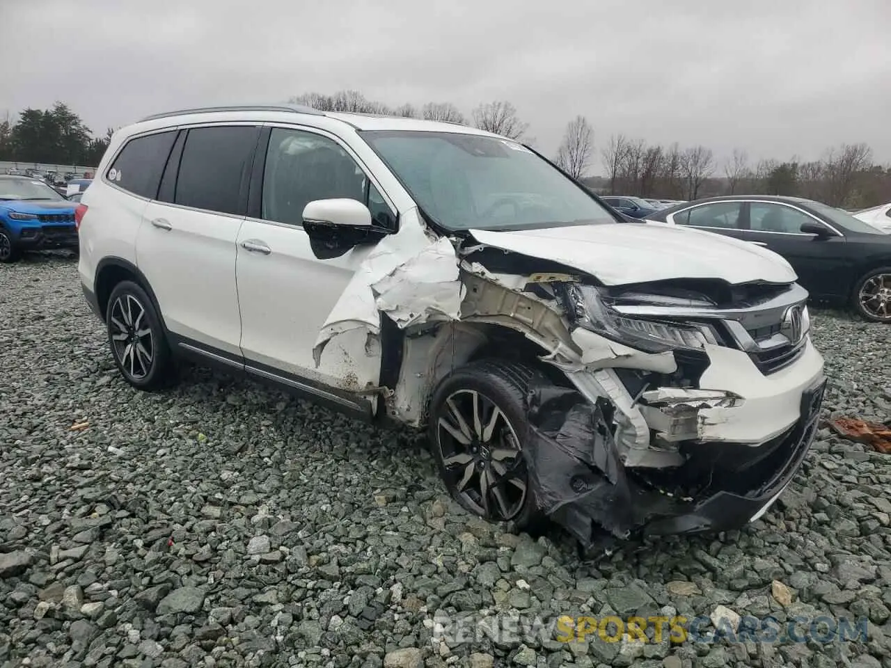 4 Photograph of a damaged car 5FNYF6H95LB053631 HONDA PILOT 2020