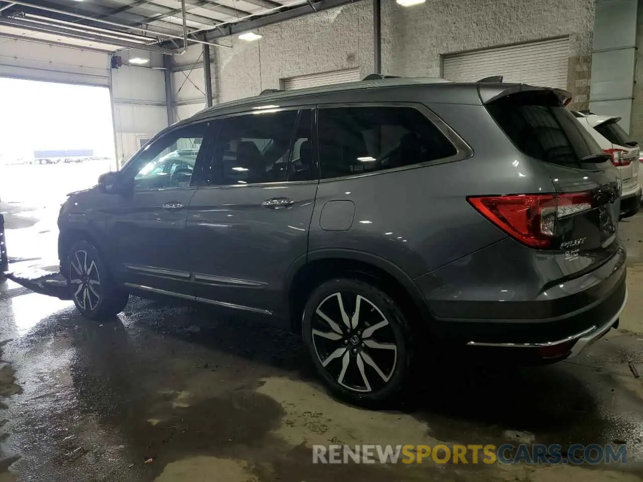 2 Фотография поврежденного автомобиля 5FNYF6H96LB052407 HONDA PILOT 2020