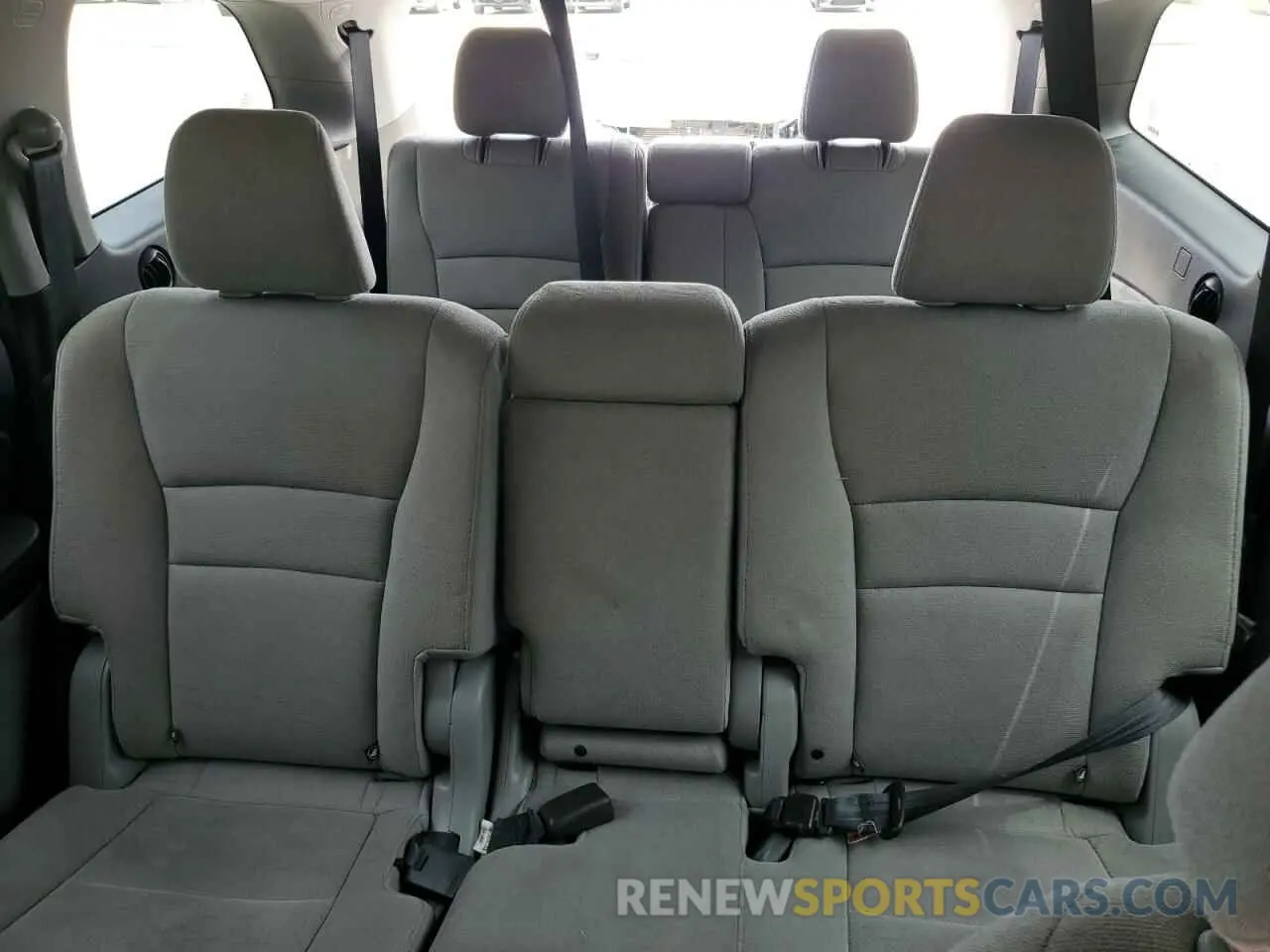 10 Photograph of a damaged car 5FNYF5H16MB008610 HONDA PILOT 2021