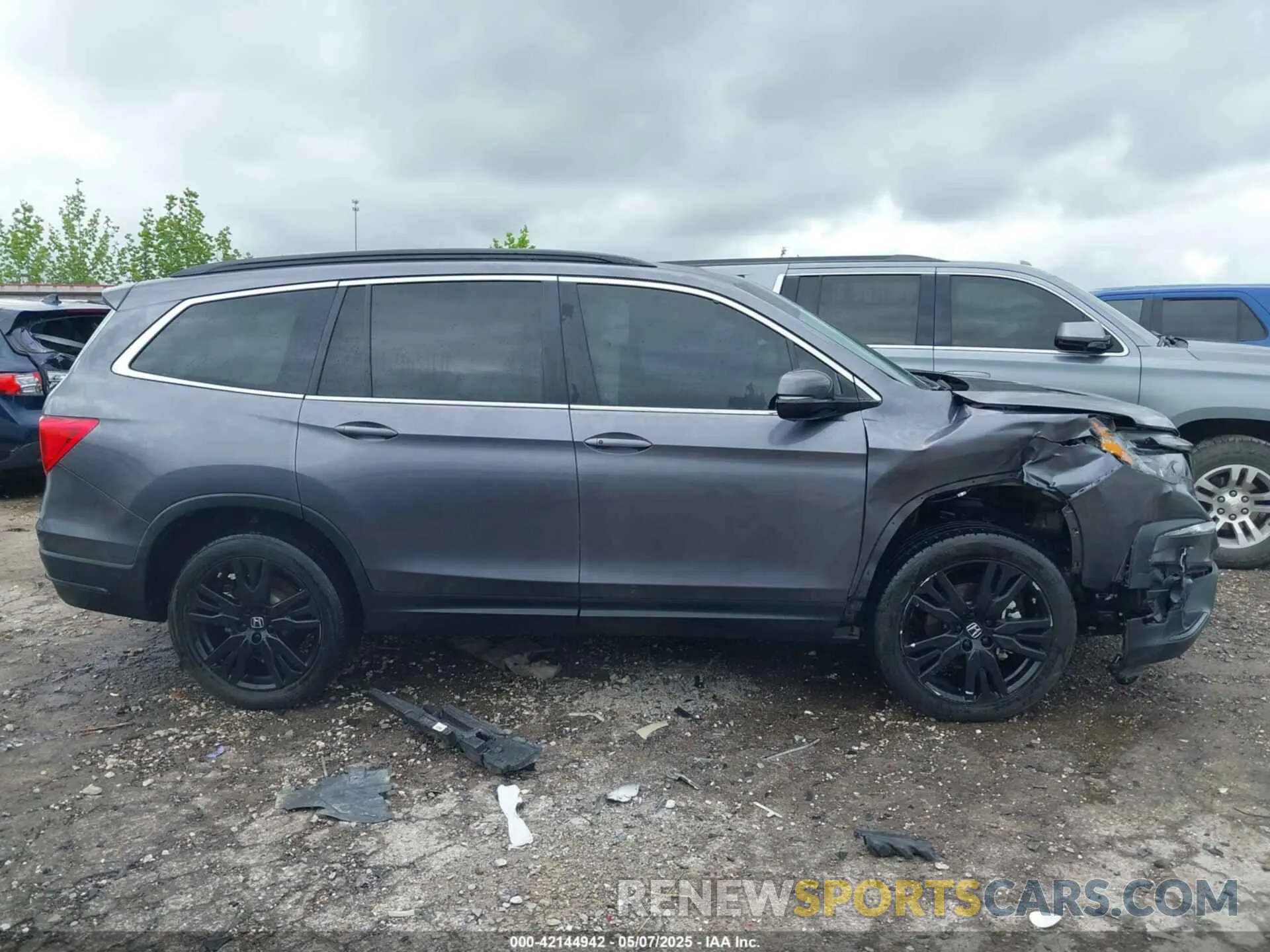 14 Photograph of a damaged car 5FNYF5H21MB043810 HONDA PILOT 2021