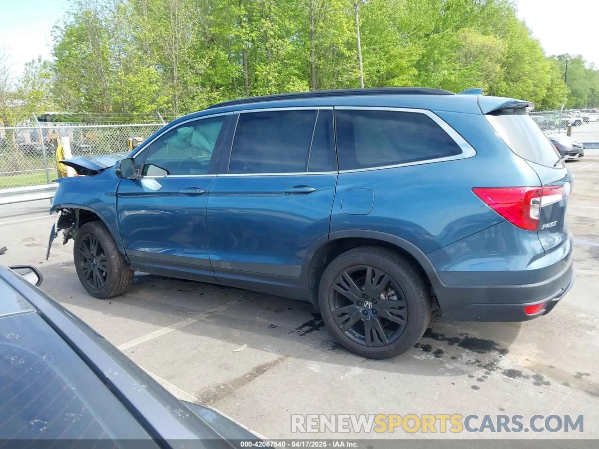 15 Photograph of a damaged car 5FNYF5H23MB008041 HONDA PILOT 2021