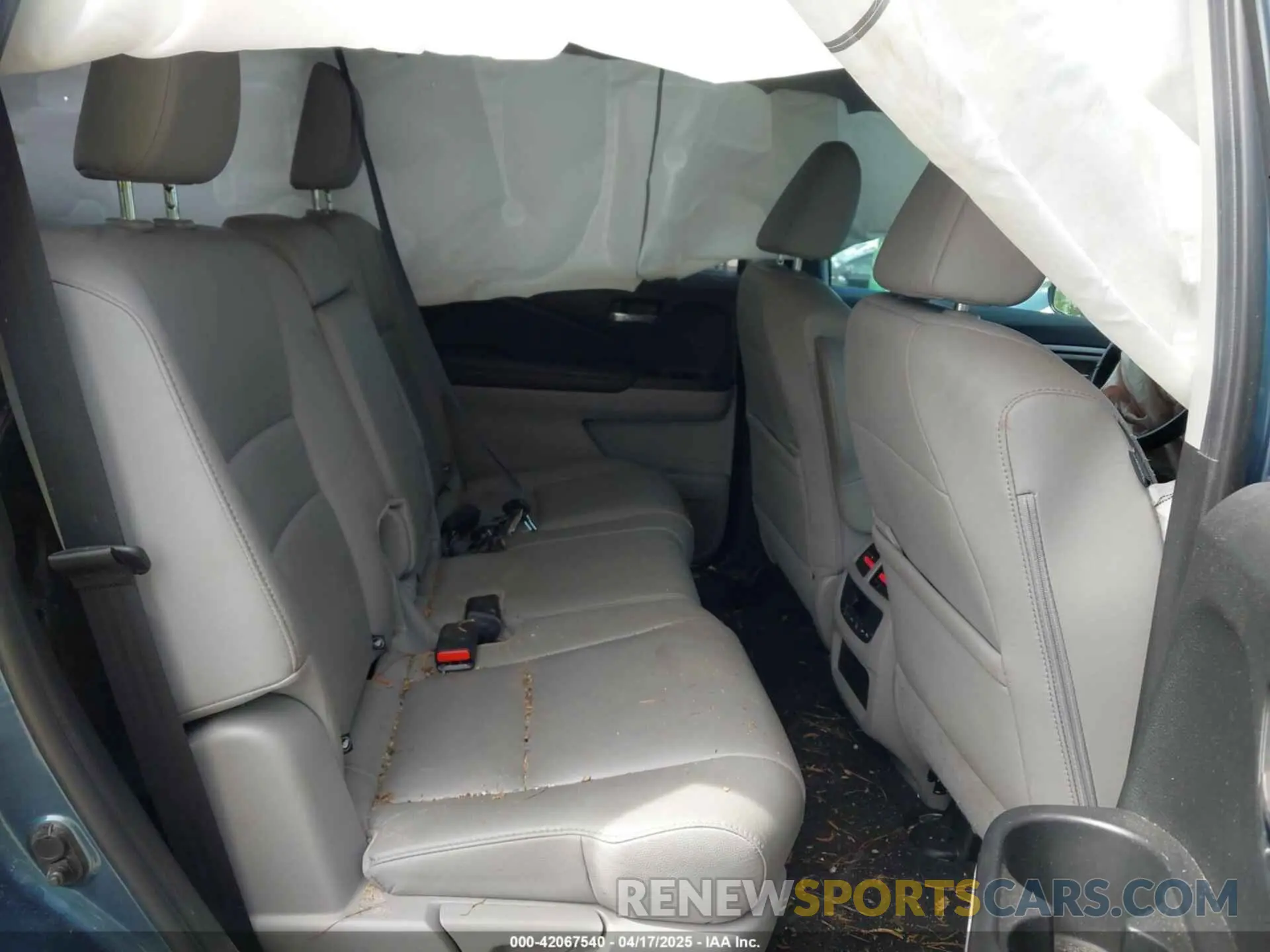 8 Photograph of a damaged car 5FNYF5H23MB008041 HONDA PILOT 2021