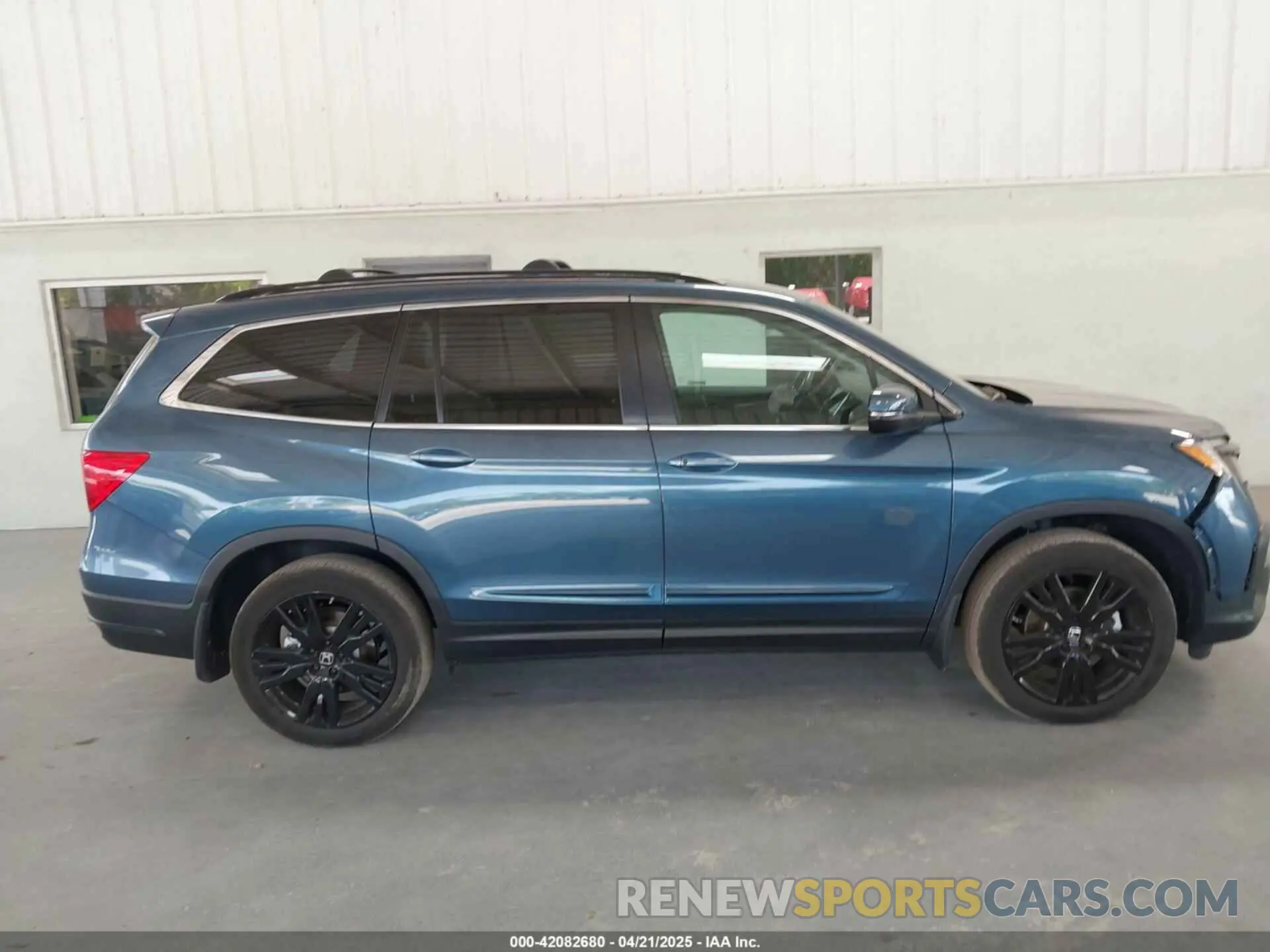 13 Photograph of a damaged car 5FNYF5H27MB011413 HONDA PILOT 2021