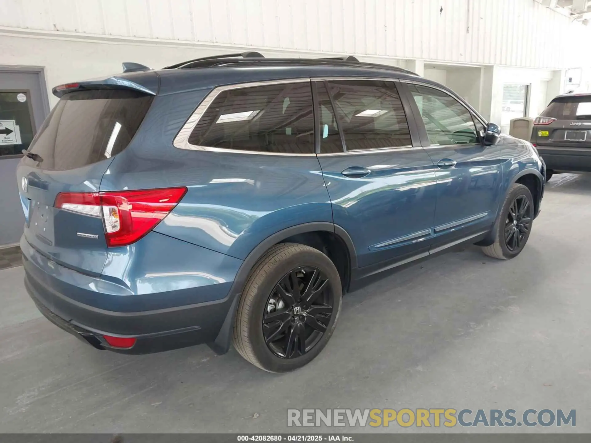 4 Photograph of a damaged car 5FNYF5H27MB011413 HONDA PILOT 2021