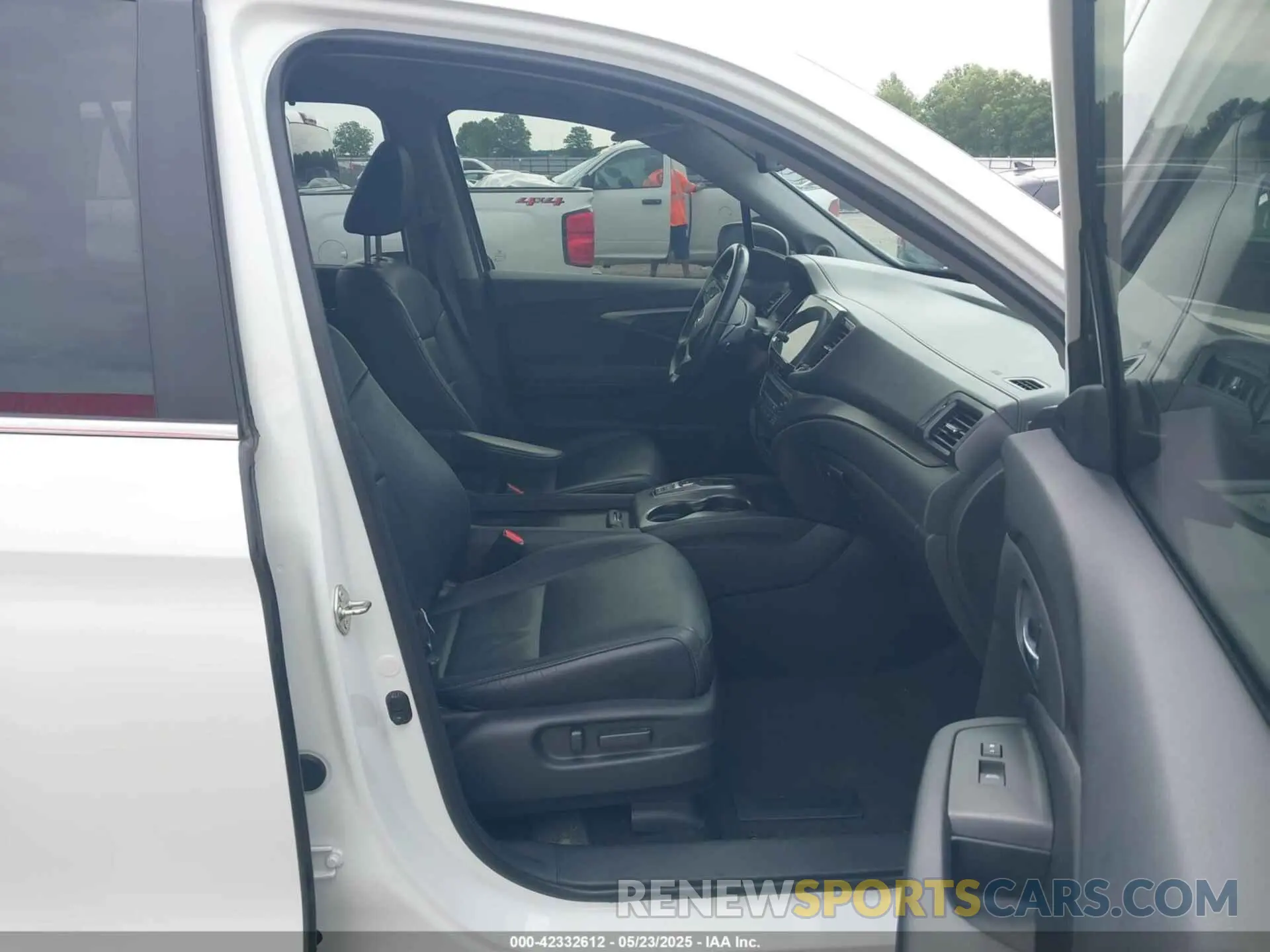 5 Photograph of a damaged car 5FNYF5H29MB005354 HONDA PILOT 2021