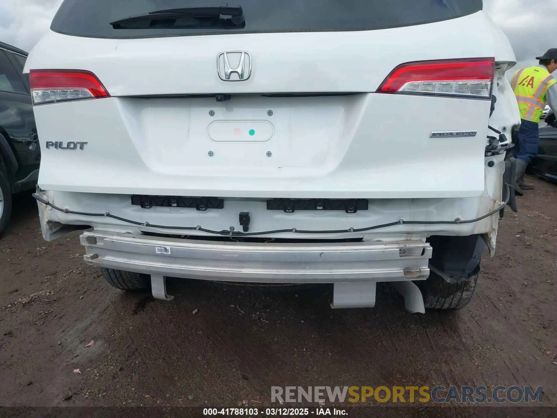 6 Photograph of a damaged car 5FNYF5H29MB044994 HONDA PILOT 2021