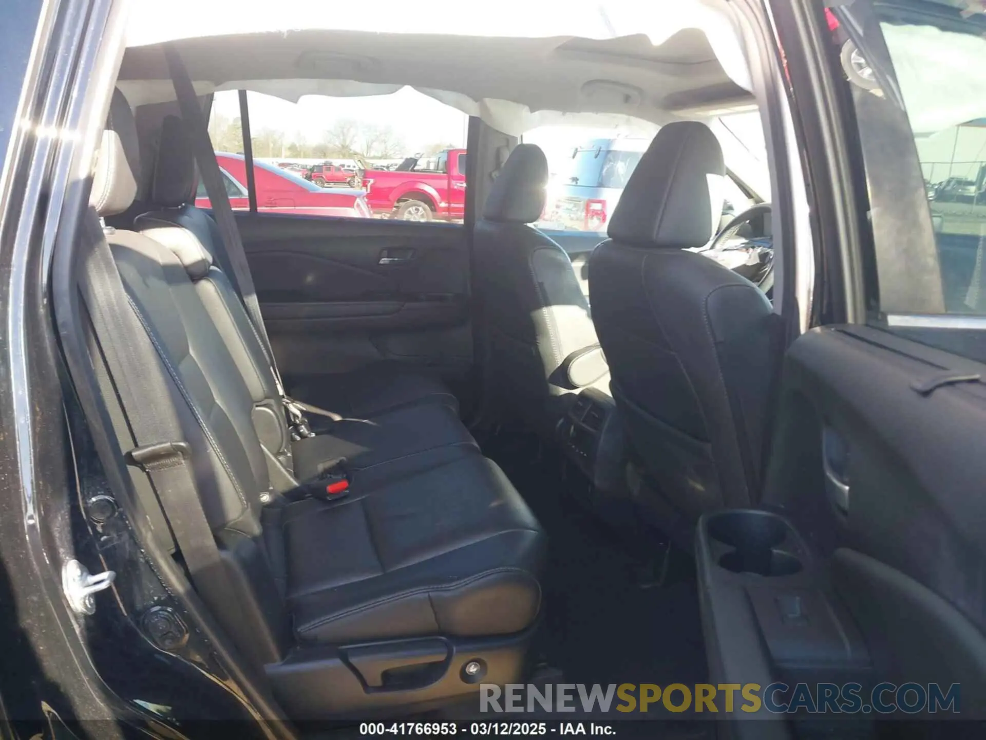 8 Фотография поврежденного автомобиля 5FNYF5H2XMB036077 HONDA PILOT 2021