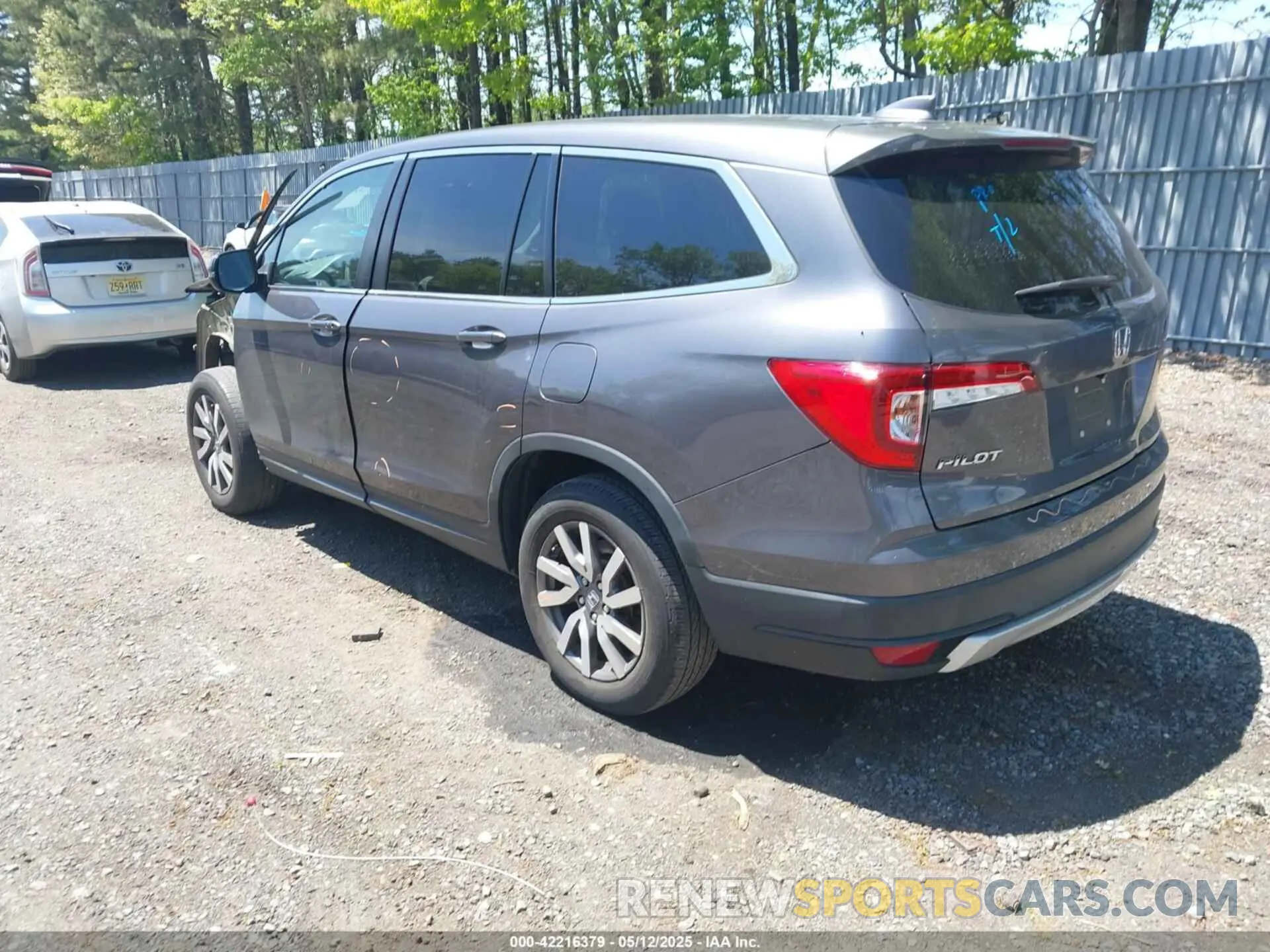 3 Photograph of a damaged car 5FNYF5H35MB013590 HONDA PILOT 2021