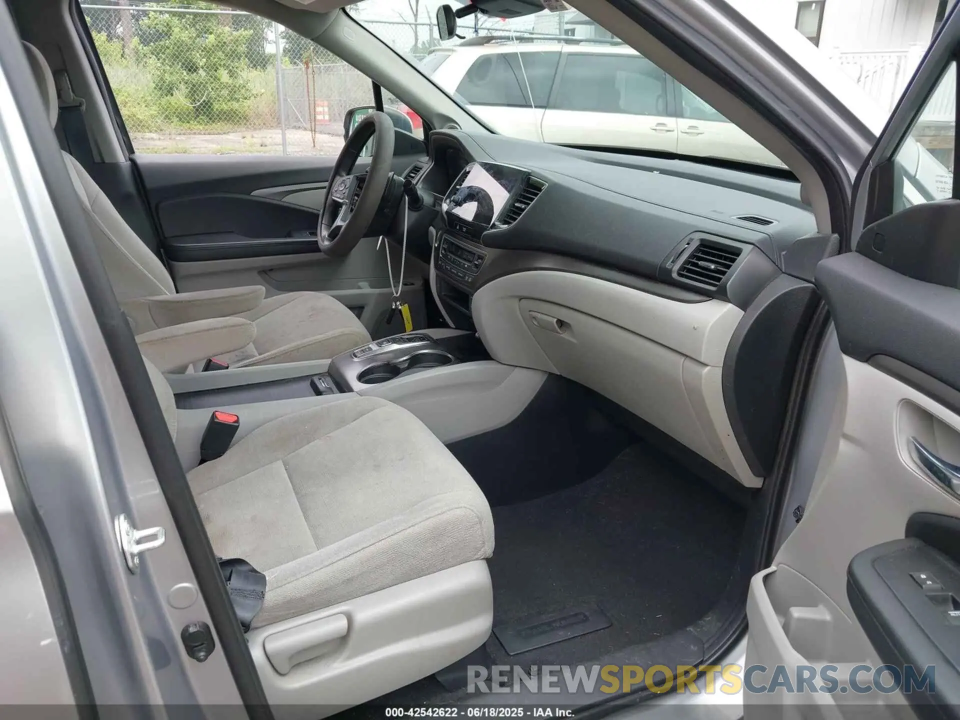 5 Photograph of a damaged car 5FNYF5H36MB039437 HONDA PILOT 2021