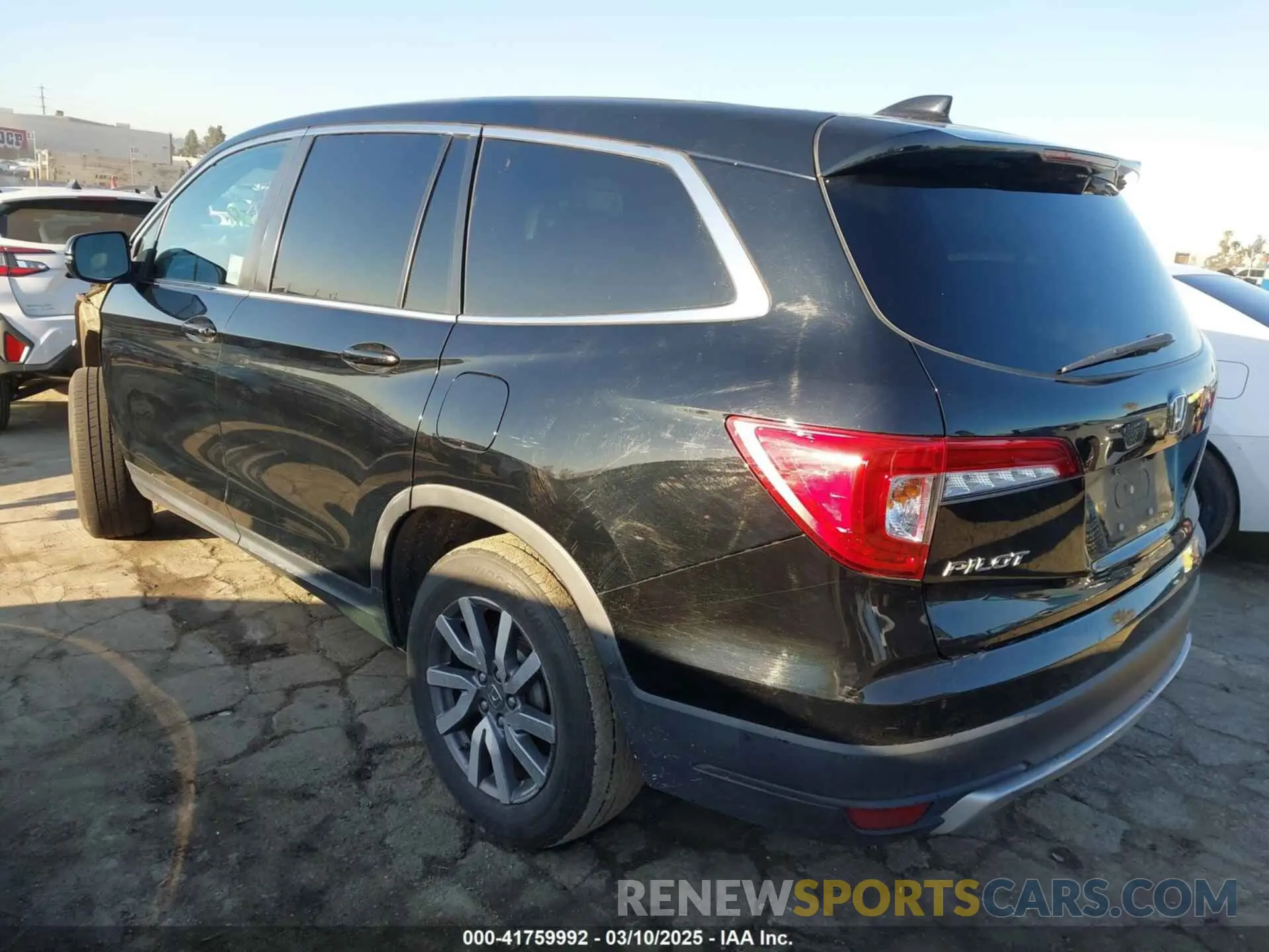 3 Photograph of a damaged car 5FNYF5H51MB004516 HONDA PILOT 2021