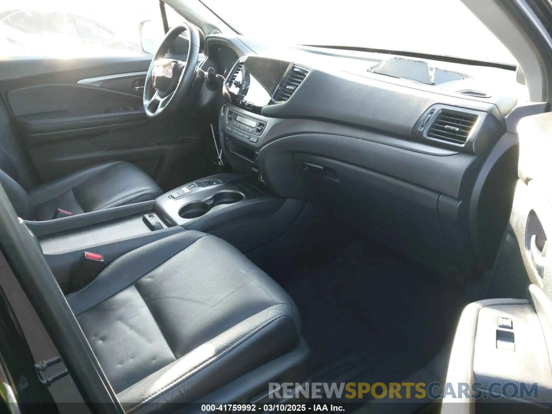 5 Photograph of a damaged car 5FNYF5H51MB004516 HONDA PILOT 2021