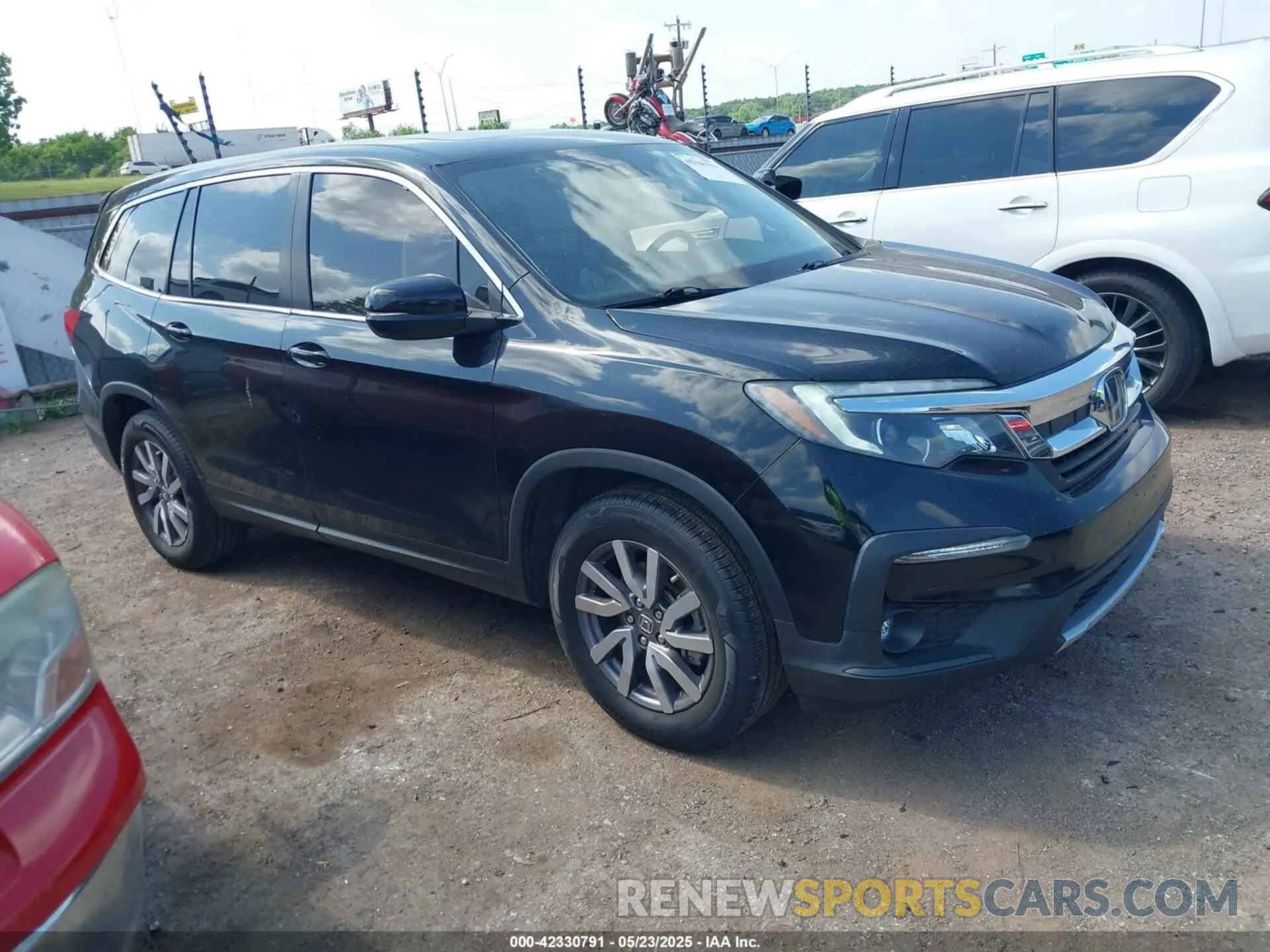 1 Photograph of a damaged car 5FNYF5H52MB009644 HONDA PILOT 2021