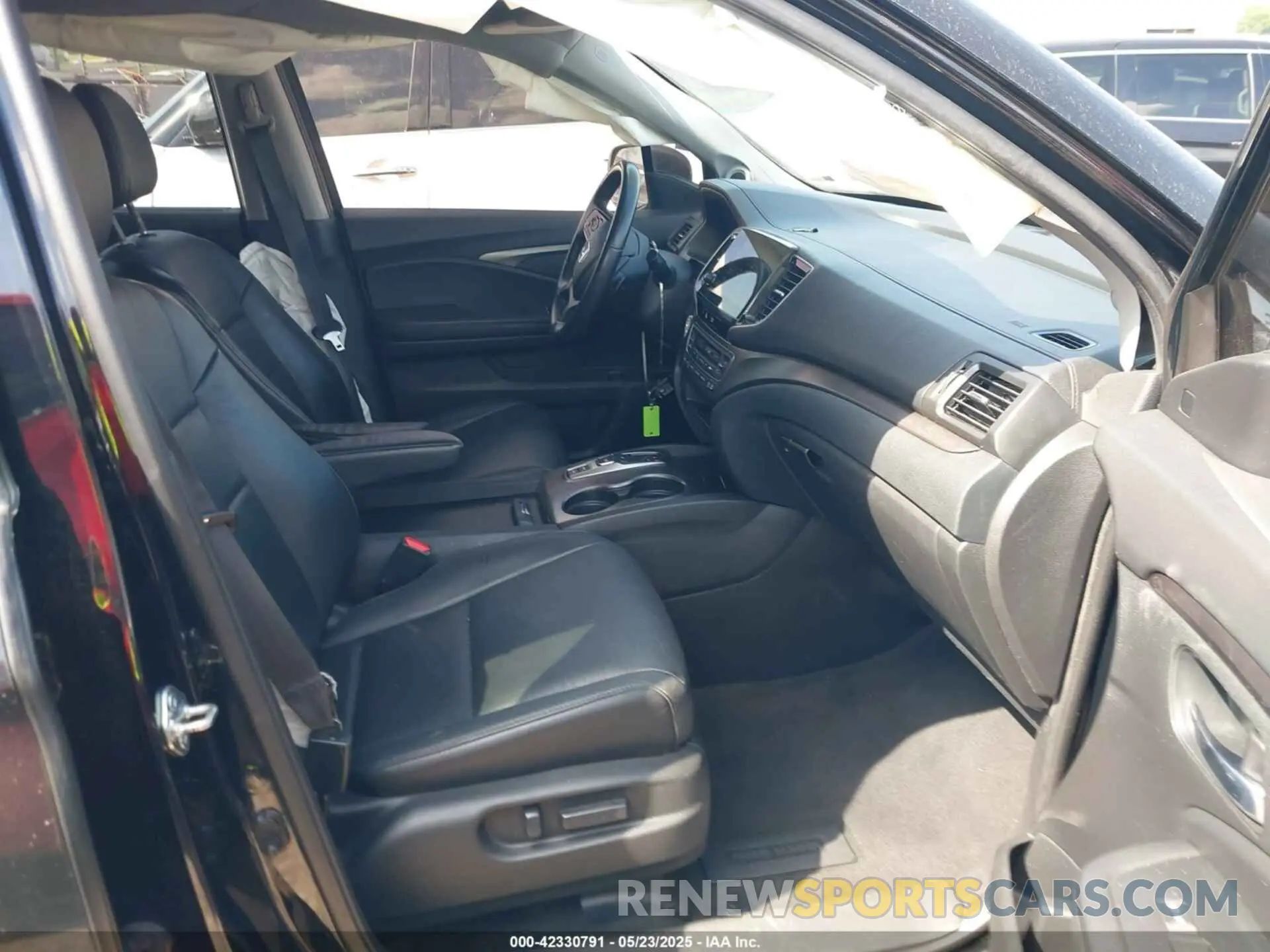 5 Photograph of a damaged car 5FNYF5H52MB009644 HONDA PILOT 2021