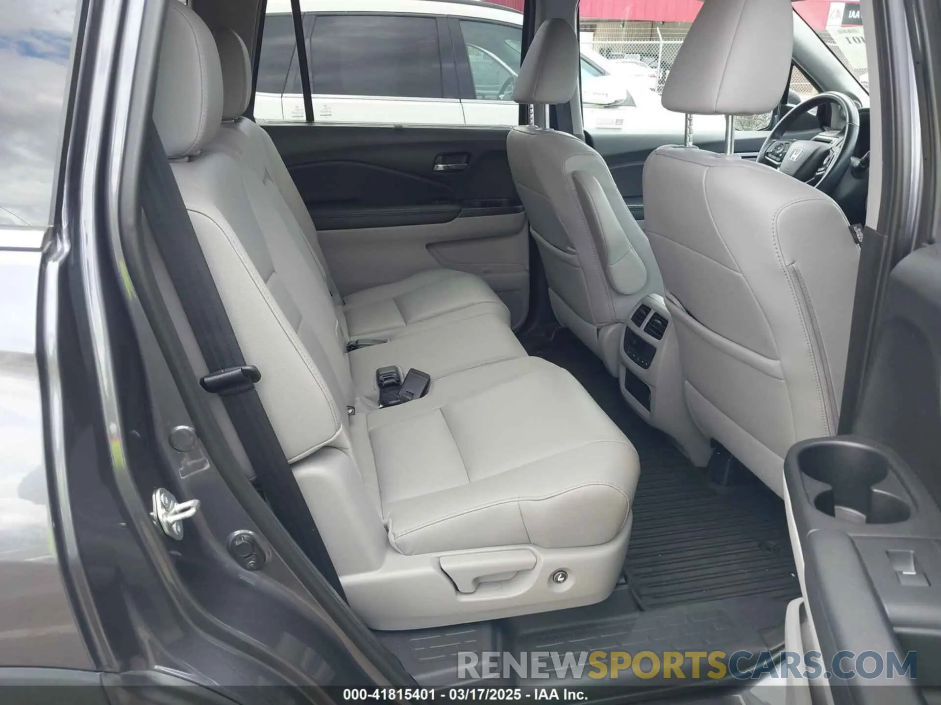8 Photograph of a damaged car 5FNYF5H53MB004212 HONDA PILOT 2021