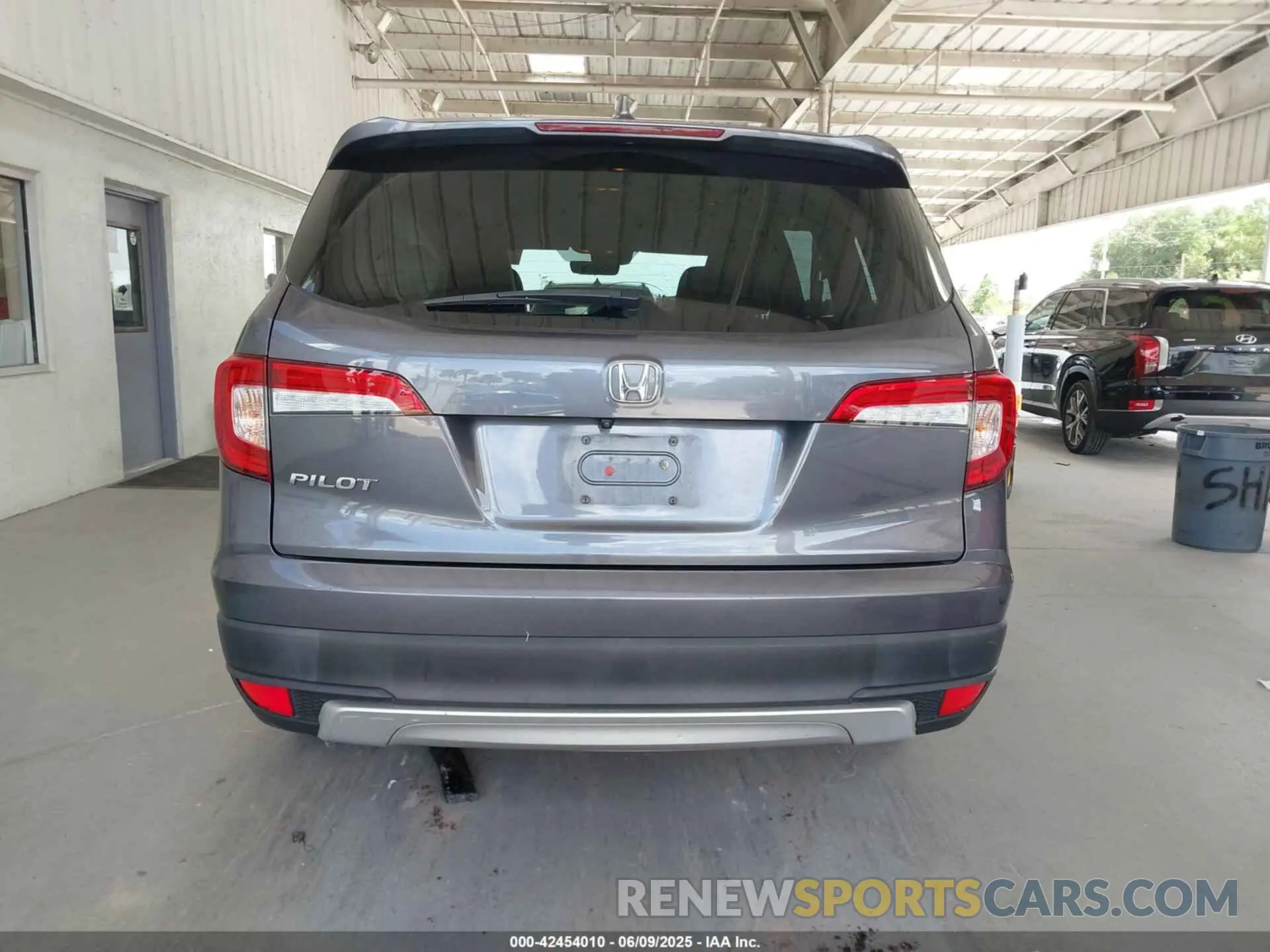 17 Фотография поврежденного автомобиля 5FNYF5H53MB030907 HONDA PILOT 2021