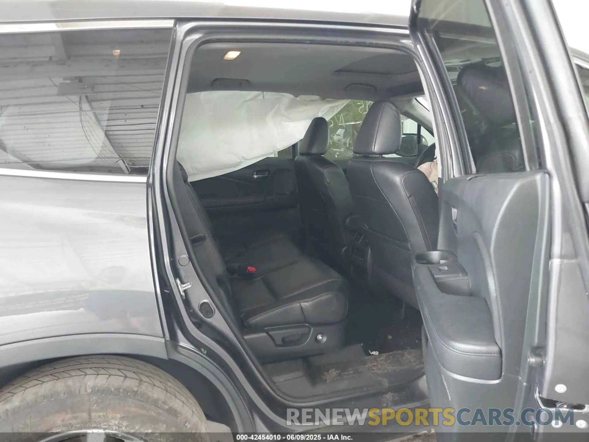 8 Фотография поврежденного автомобиля 5FNYF5H53MB030907 HONDA PILOT 2021