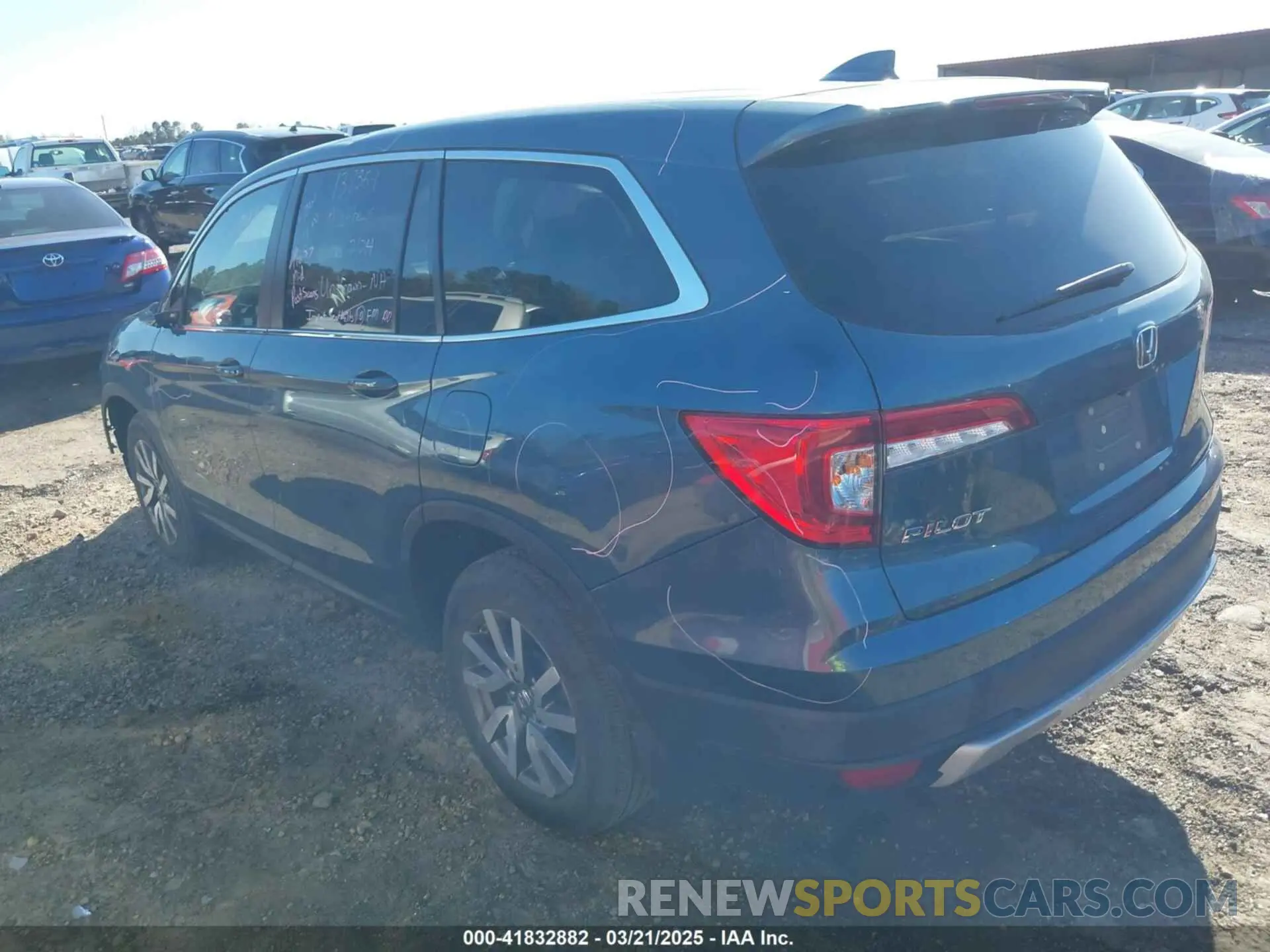 3 Photograph of a damaged car 5FNYF5H55MB031914 HONDA PILOT 2021