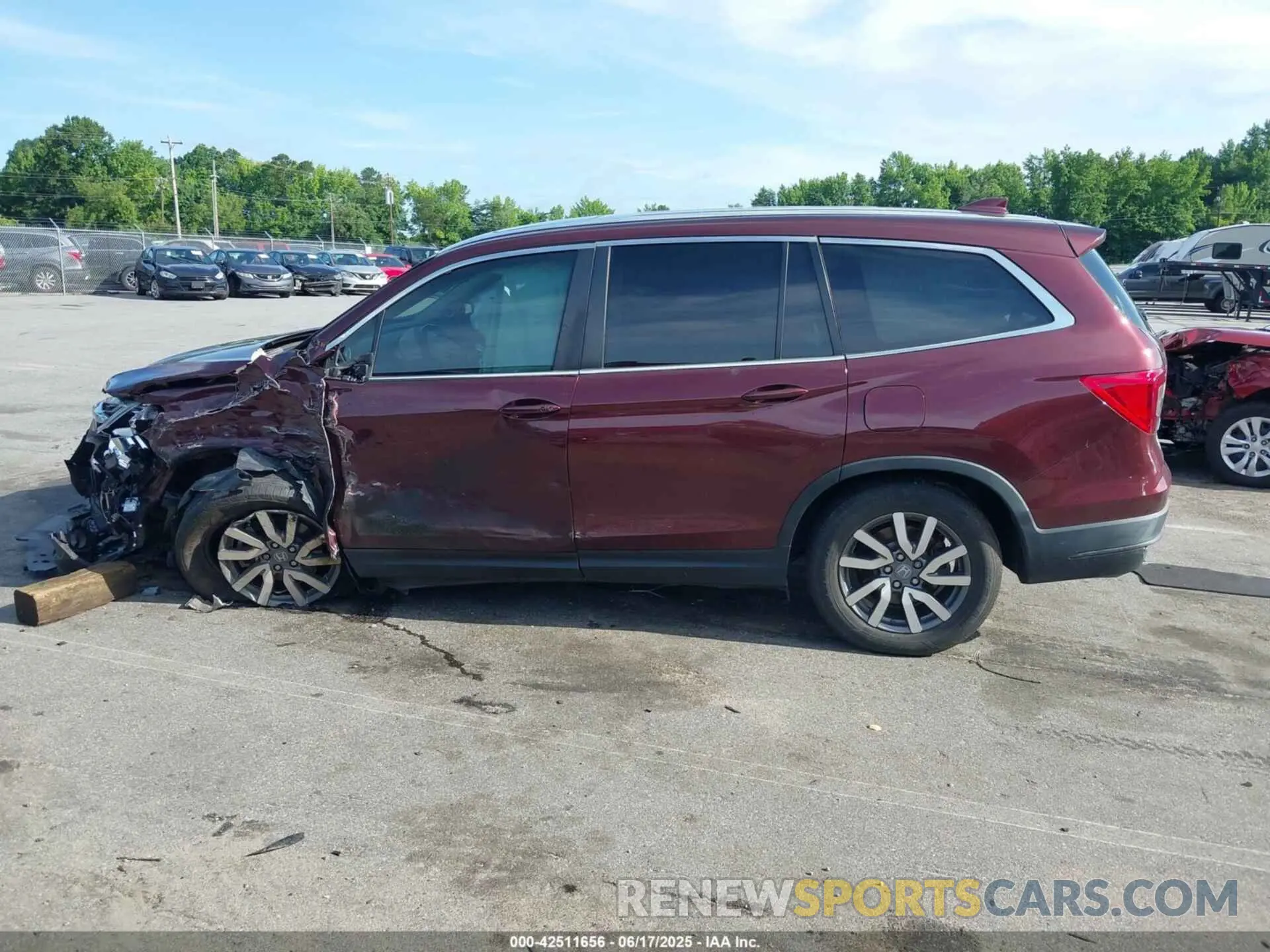 13 Photograph of a damaged car 5FNYF5H55MB032982 HONDA PILOT 2021