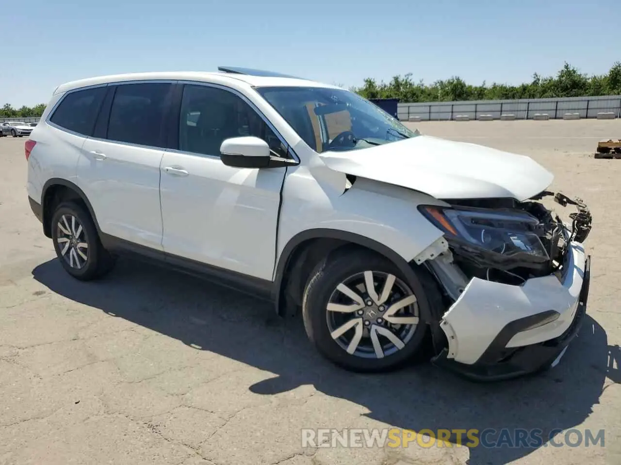 4 Photograph of a damaged car 5FNYF5H58MB015609 HONDA PILOT 2021