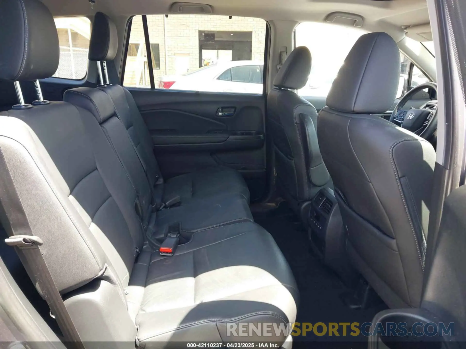8 Фотография поврежденного автомобиля 5FNYF5H59MB021306 HONDA PILOT 2021