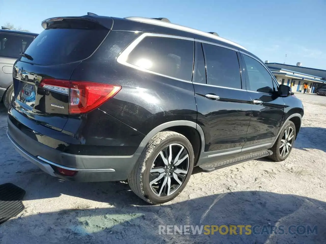 3 Фотография поврежденного автомобиля 5FNYF5H67MB017344 HONDA PILOT 2021