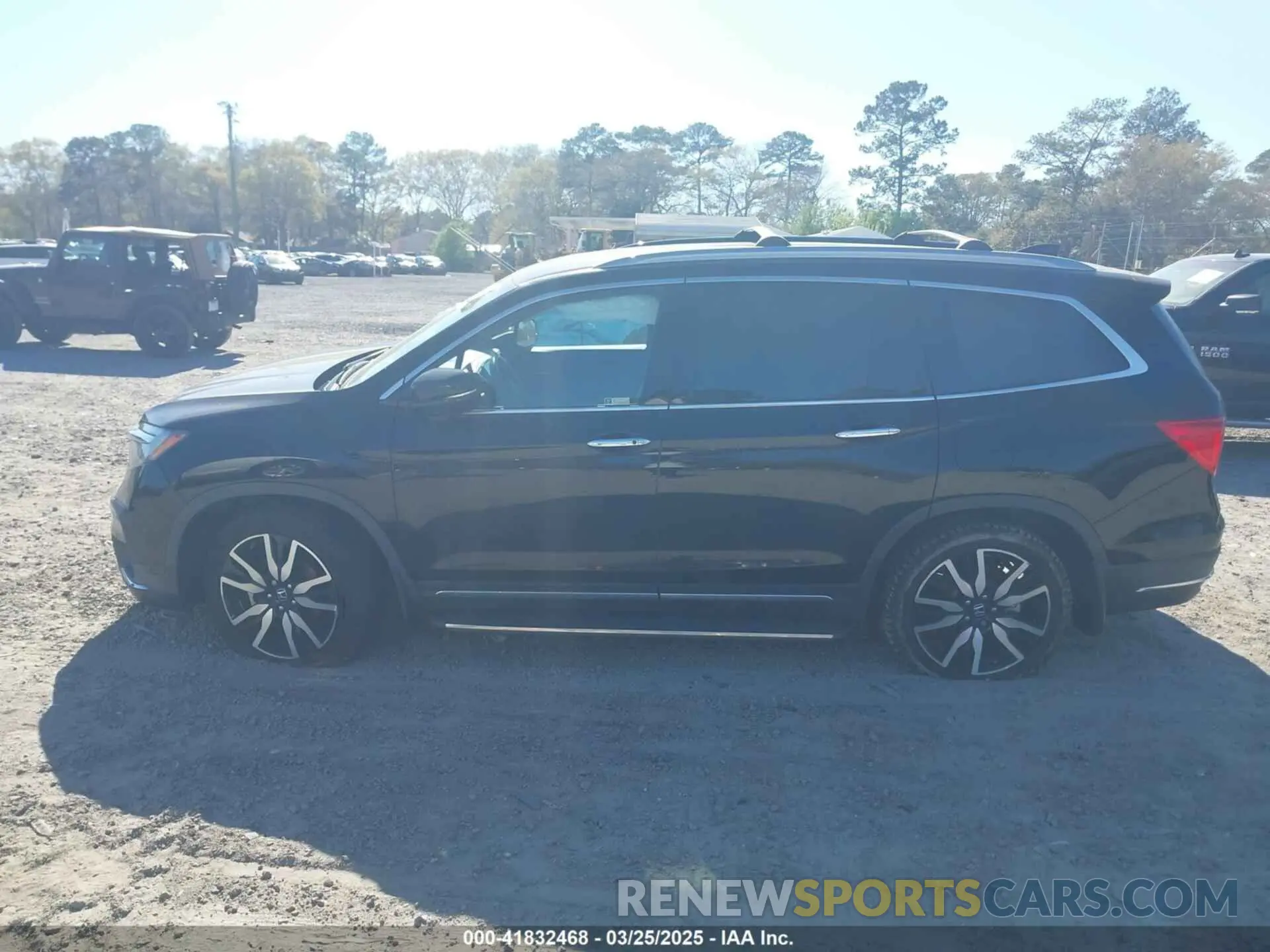 14 Photograph of a damaged car 5FNYF5H69MB034145 HONDA PILOT 2021