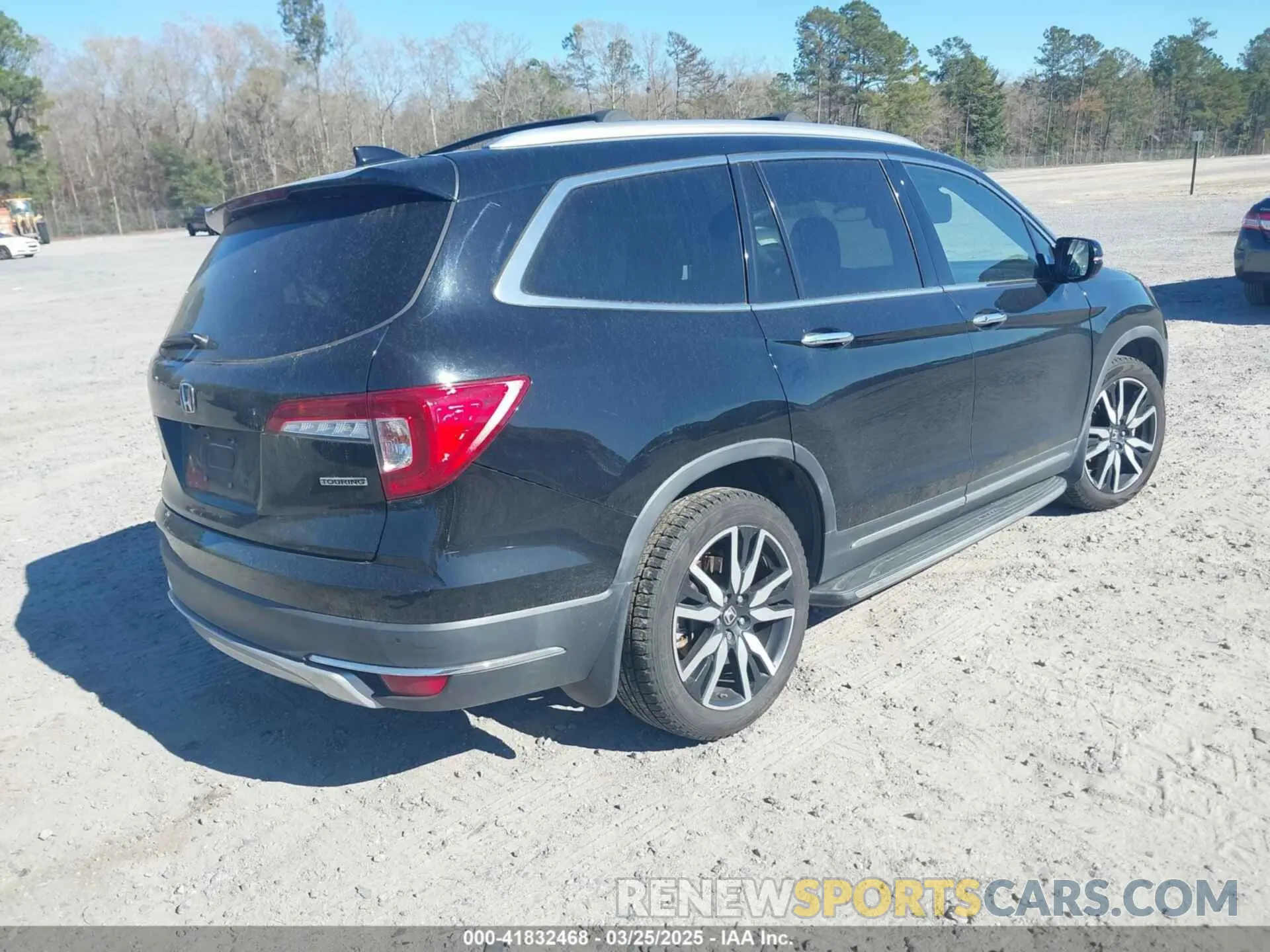 4 Photograph of a damaged car 5FNYF5H69MB034145 HONDA PILOT 2021