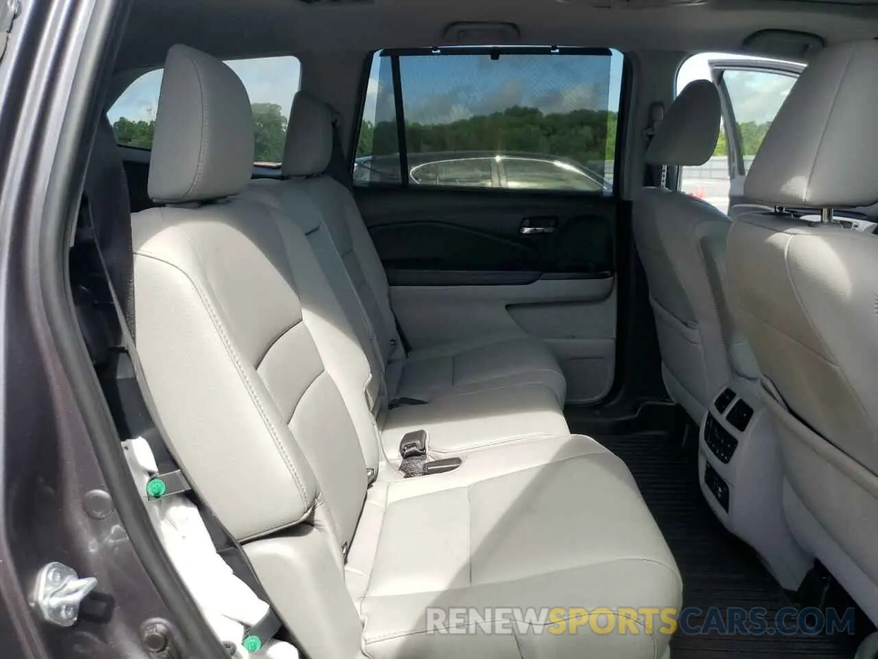 11 Photograph of a damaged car 5FNYF5H92MB037480 HONDA PILOT 2021