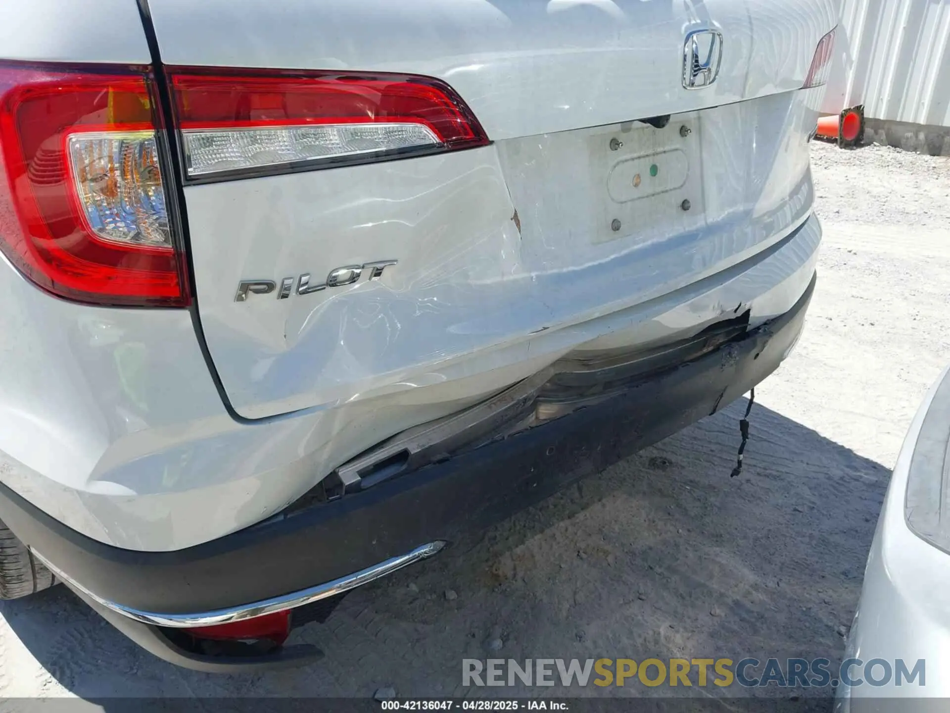 6 Photograph of a damaged car 5FNYF5H98MB073807 HONDA PILOT 2021