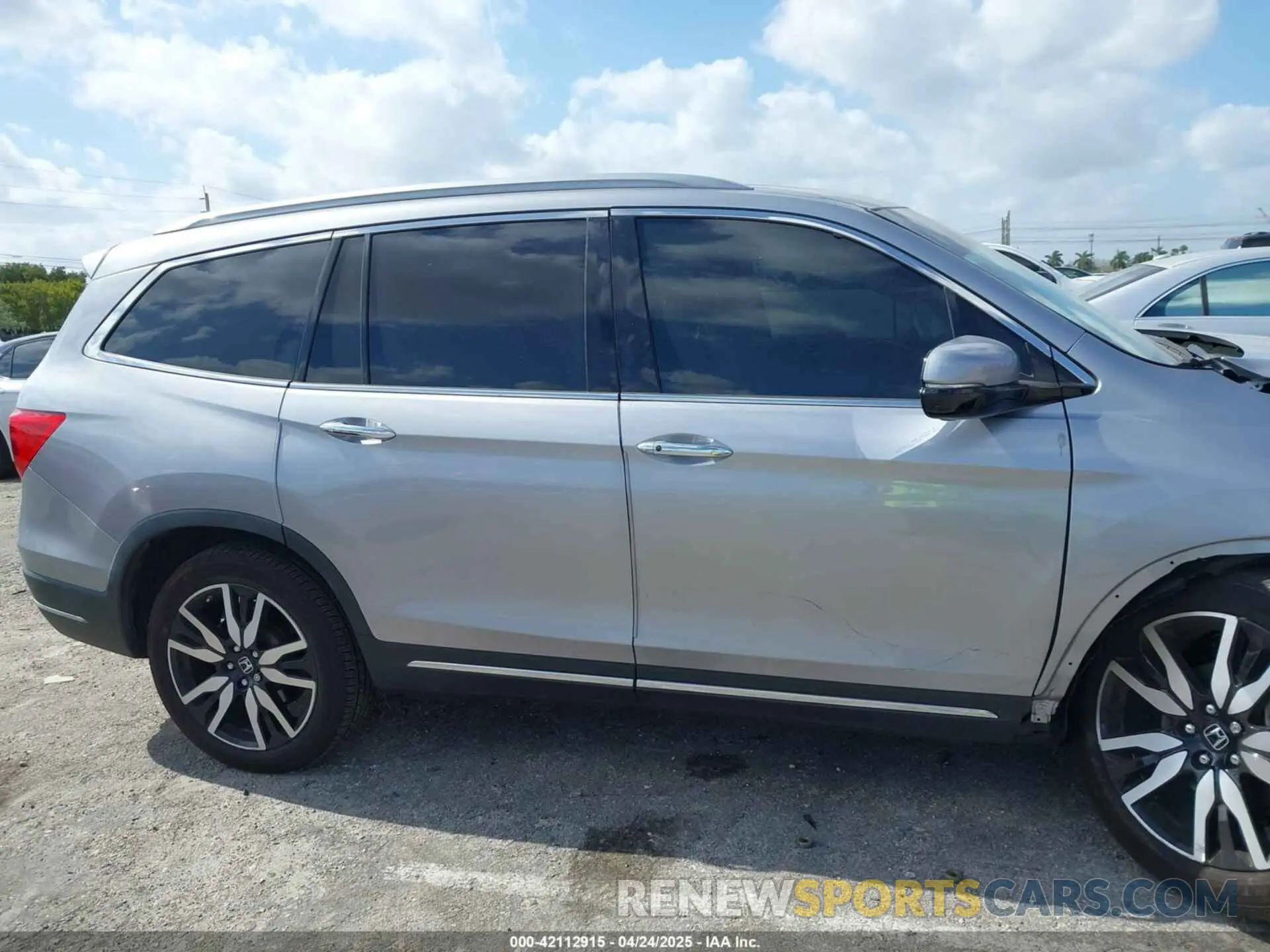 12 Photograph of a damaged car 5FNYF5H99MB041638 HONDA PILOT 2021