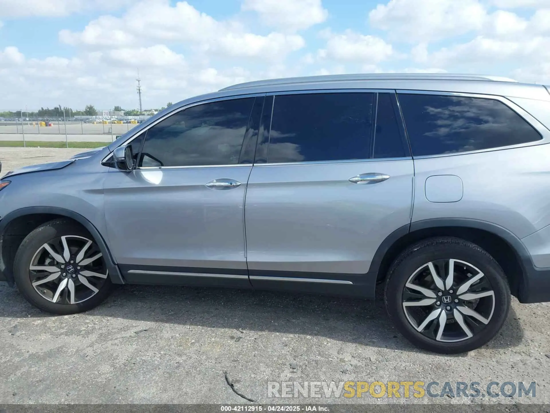 13 Photograph of a damaged car 5FNYF5H99MB041638 HONDA PILOT 2021