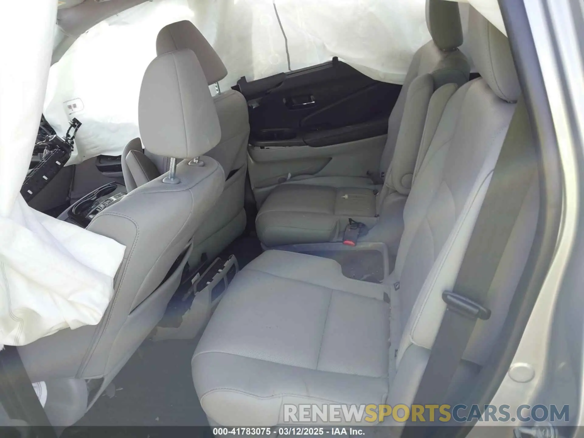 8 Photograph of a damaged car 5FNYF6H00MB085678 HONDA PILOT 2021