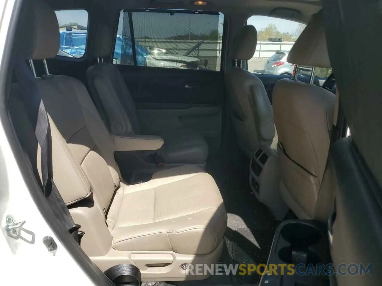11 Photograph of a damaged car 5FNYF6H02MB070597 HONDA PILOT 2021