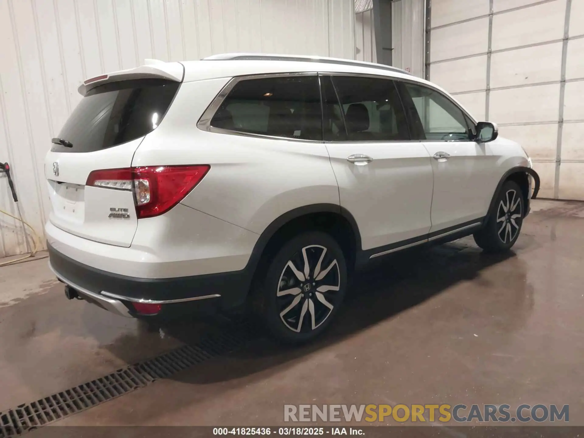 4 Photograph of a damaged car 5FNYF6H07MB041824 HONDA PILOT 2021