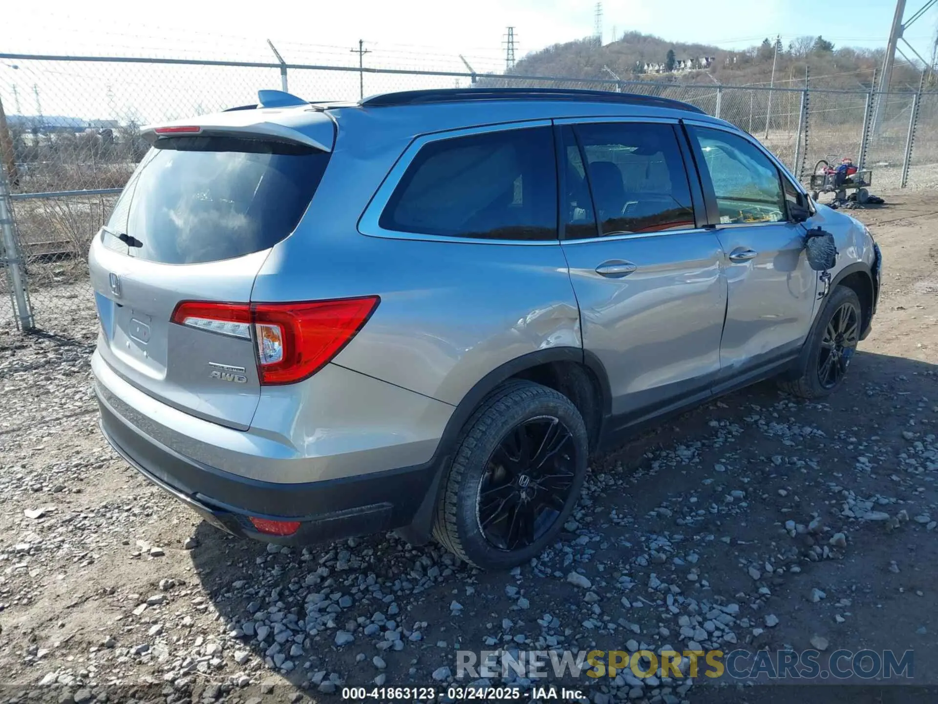 4 Photograph of a damaged car 5FNYF6H20MB066095 HONDA PILOT 2021